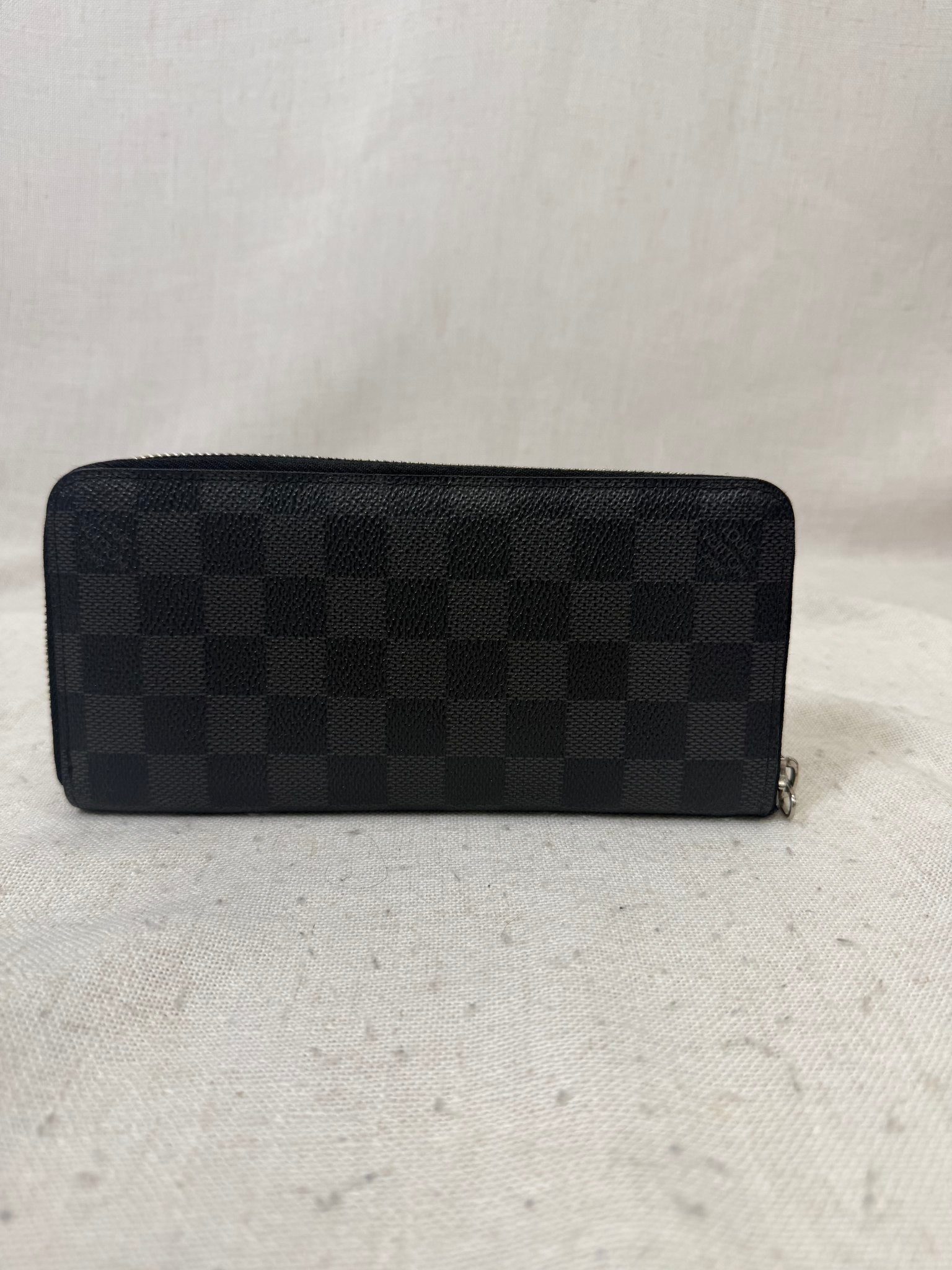 Louis Vuitton Damier Graphite Zippy Wallet