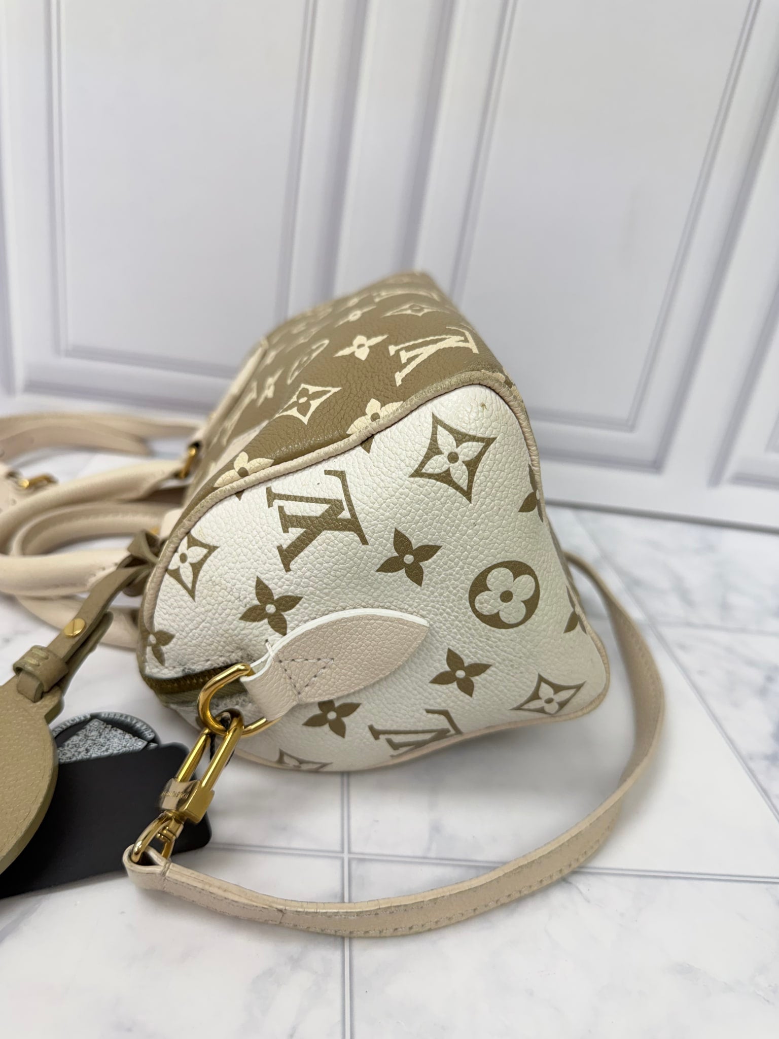 Louis Vuitton Green And Cream Empreinte Leather Speedy Bandouliere 20 