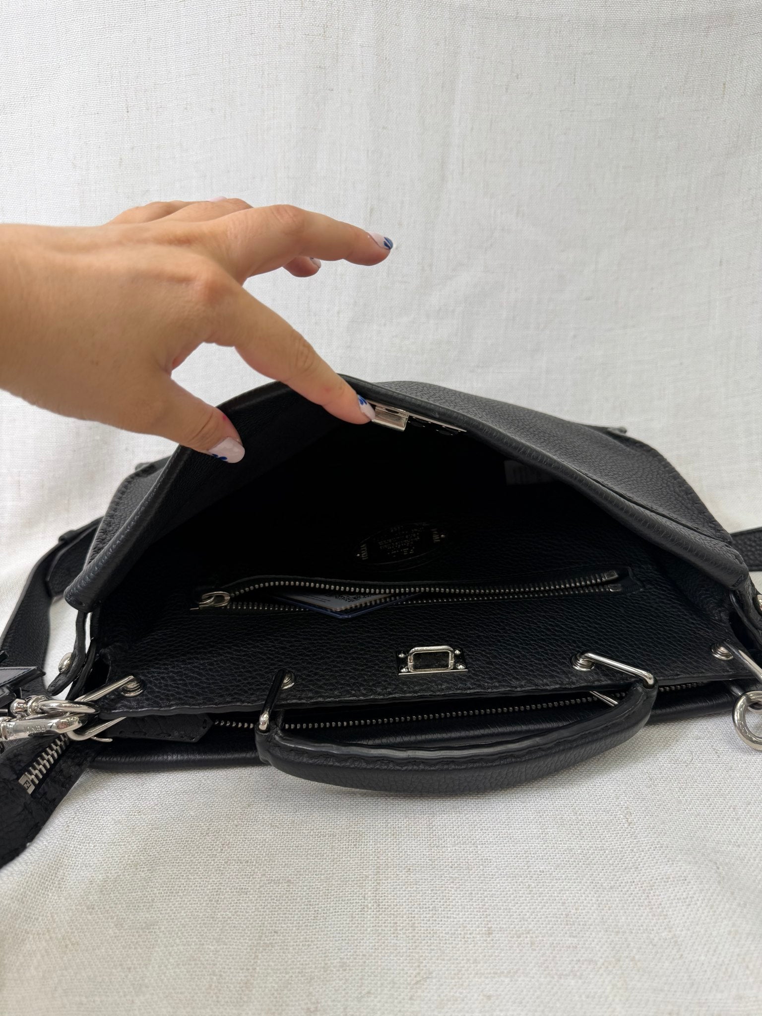 Fendi Black Pebbled Leather Peekaboo Business Bag