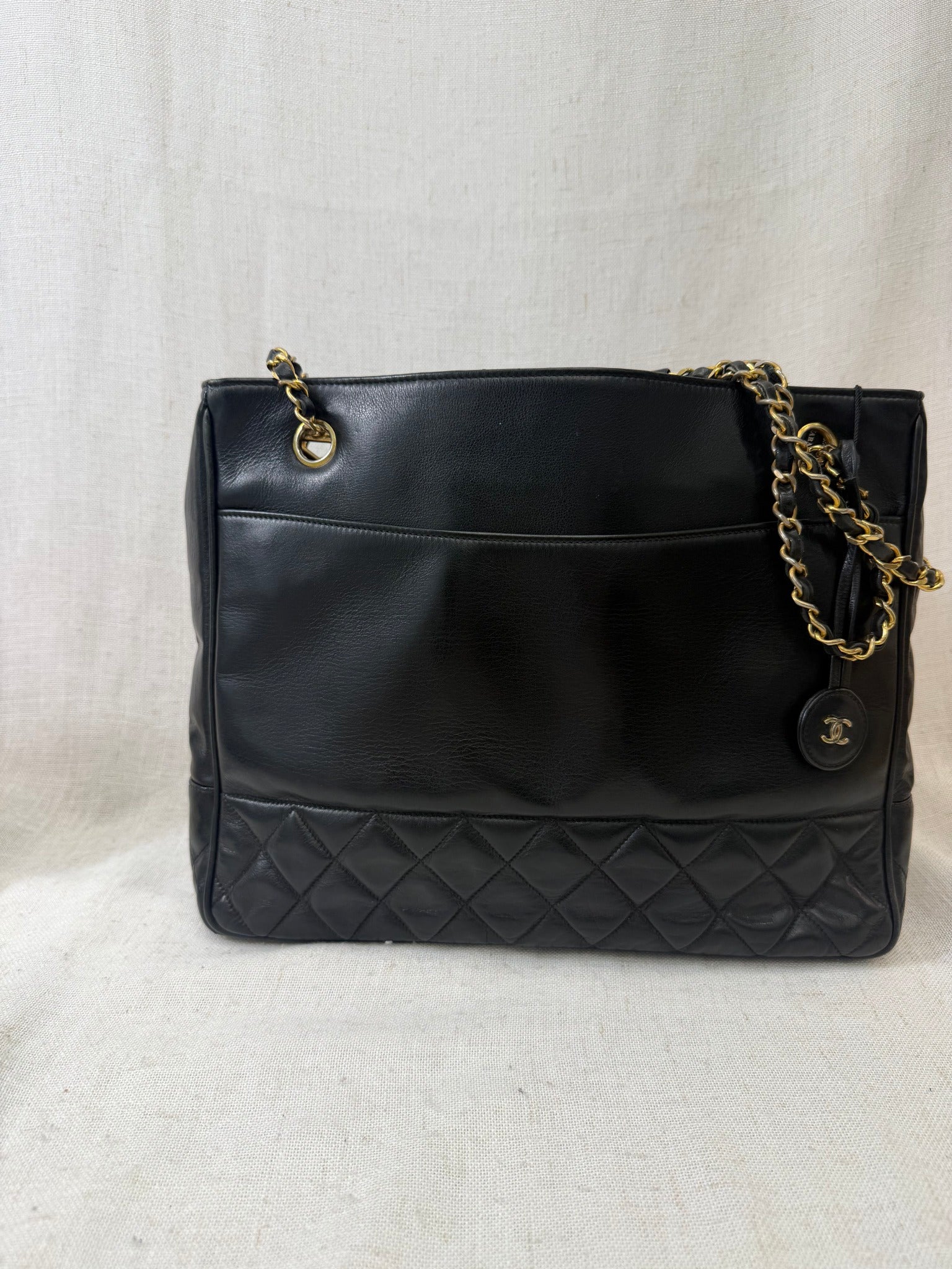 Chanel Black Lambskin Chain Shoulder bag