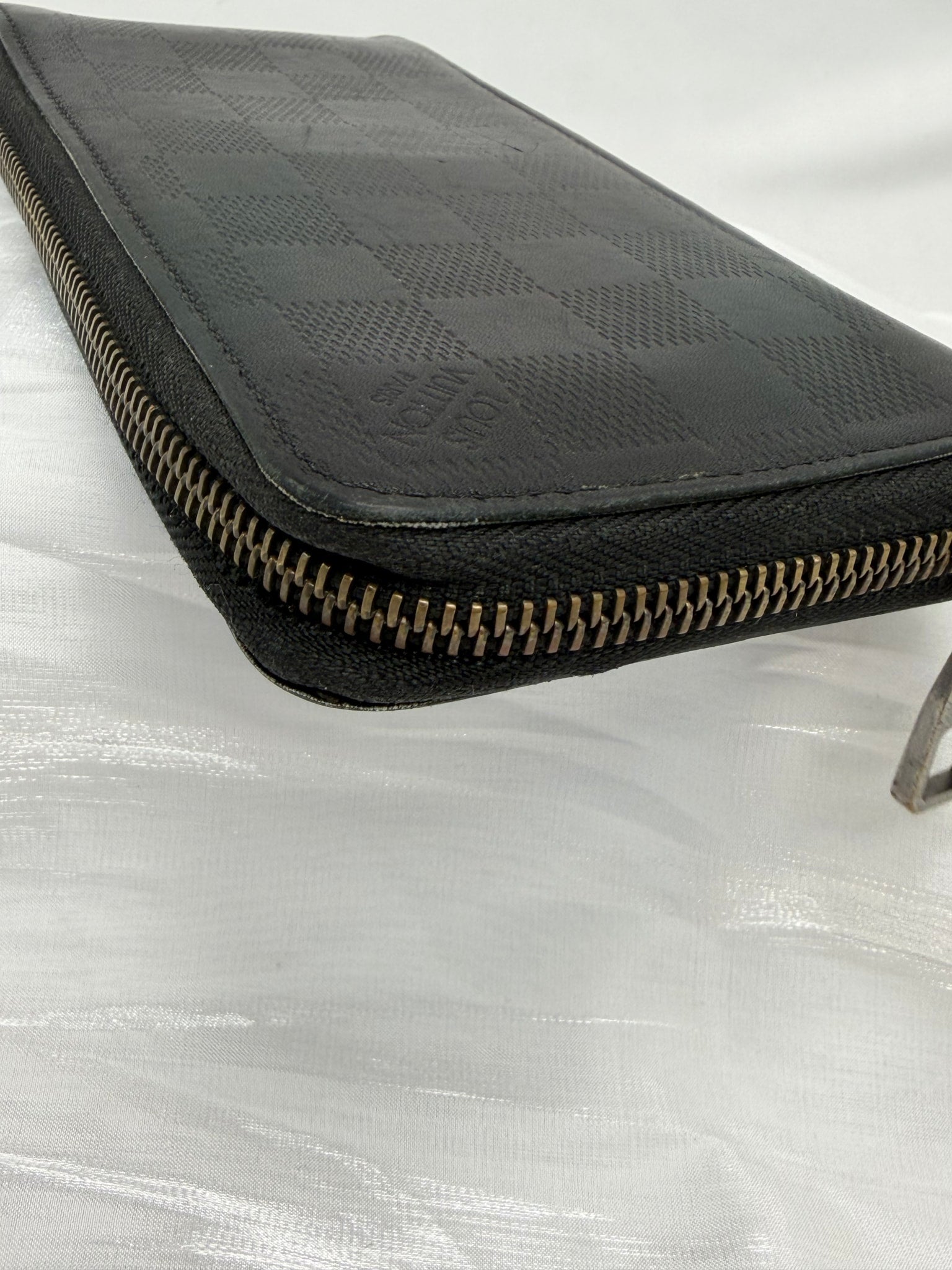 Louis Vuitton Black Damier Infini Vertical Zippy Wallet