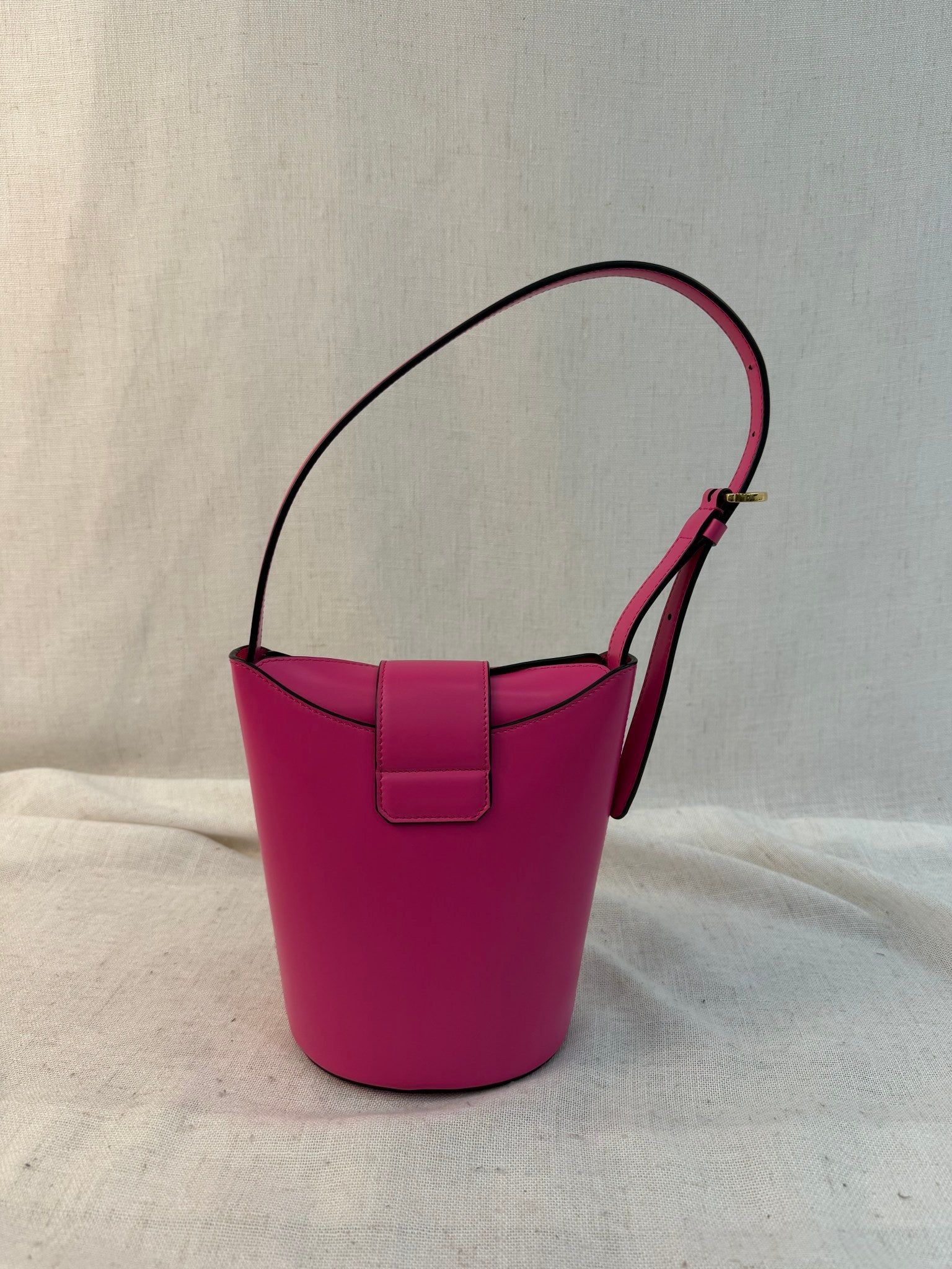 Salvatore Ferragamo Pink Leather Trifolio Small Bucket Bag