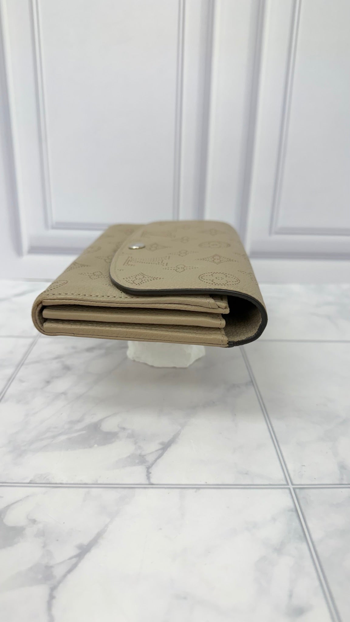 Louis Vuitton Grey Mahina Leather Iris Wallet