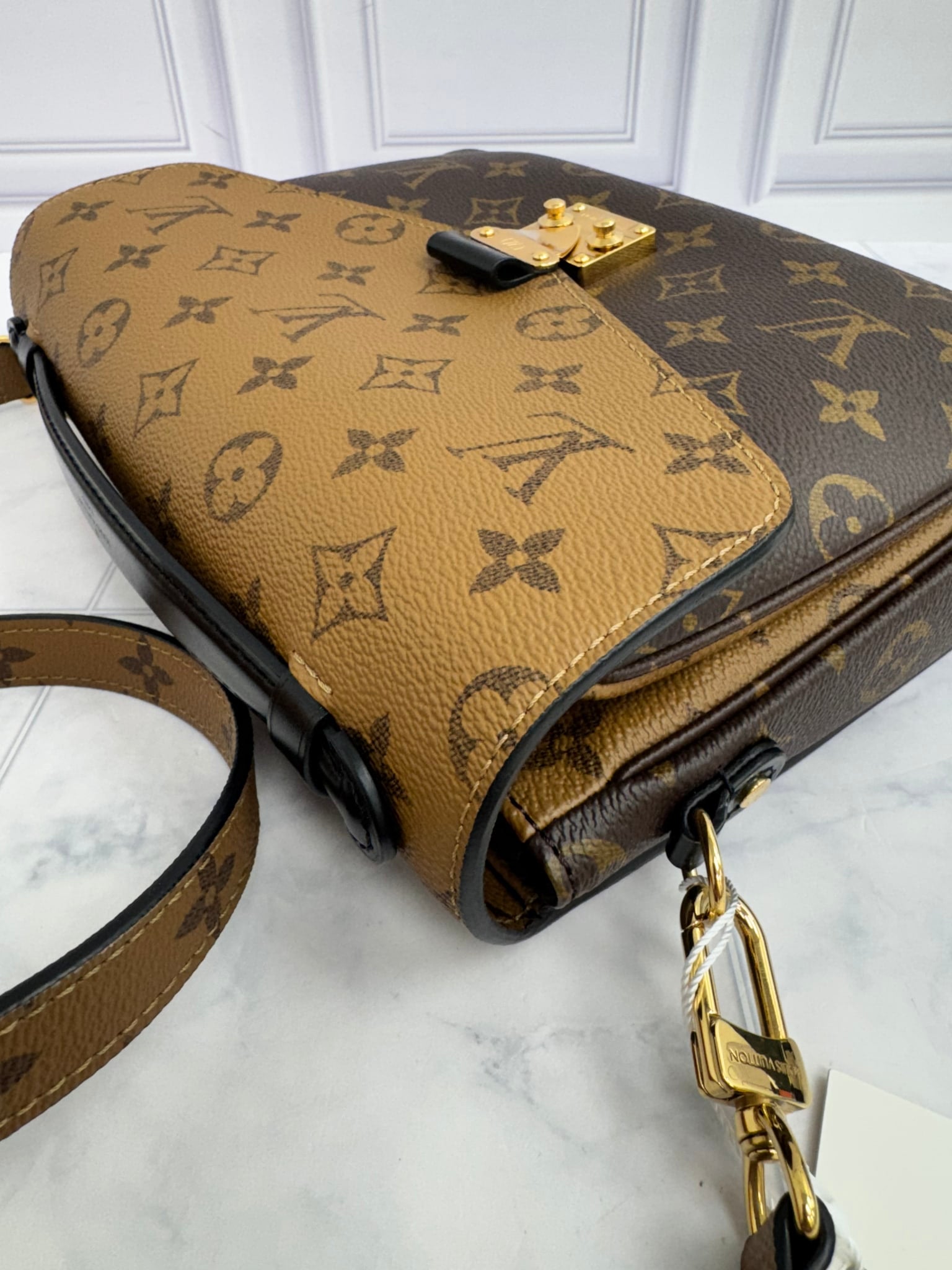 LIKE NEW - Louis Vuitton Reverse Monogram Giant Pochette Metis  