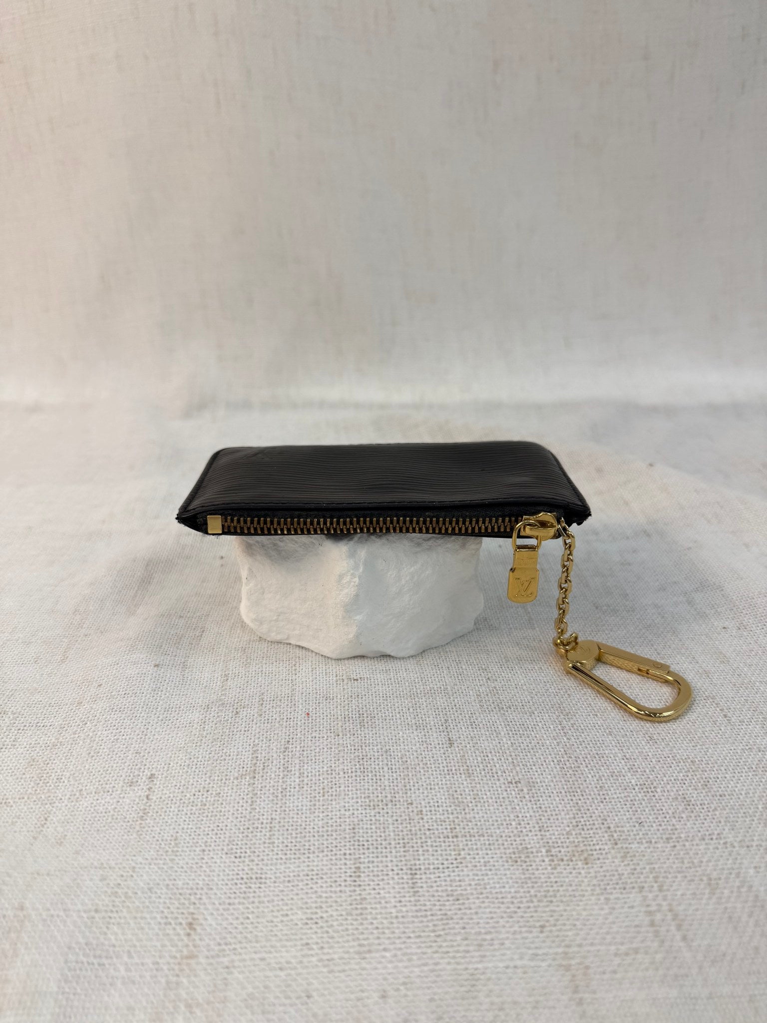 Louis Vuitton Black Epi Leather Key Cles