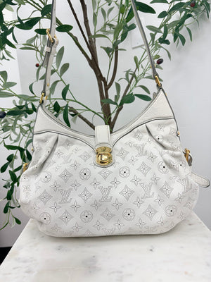 Louis Vuitton White Leather Monogram Mahina Hobo Shoulder Bag