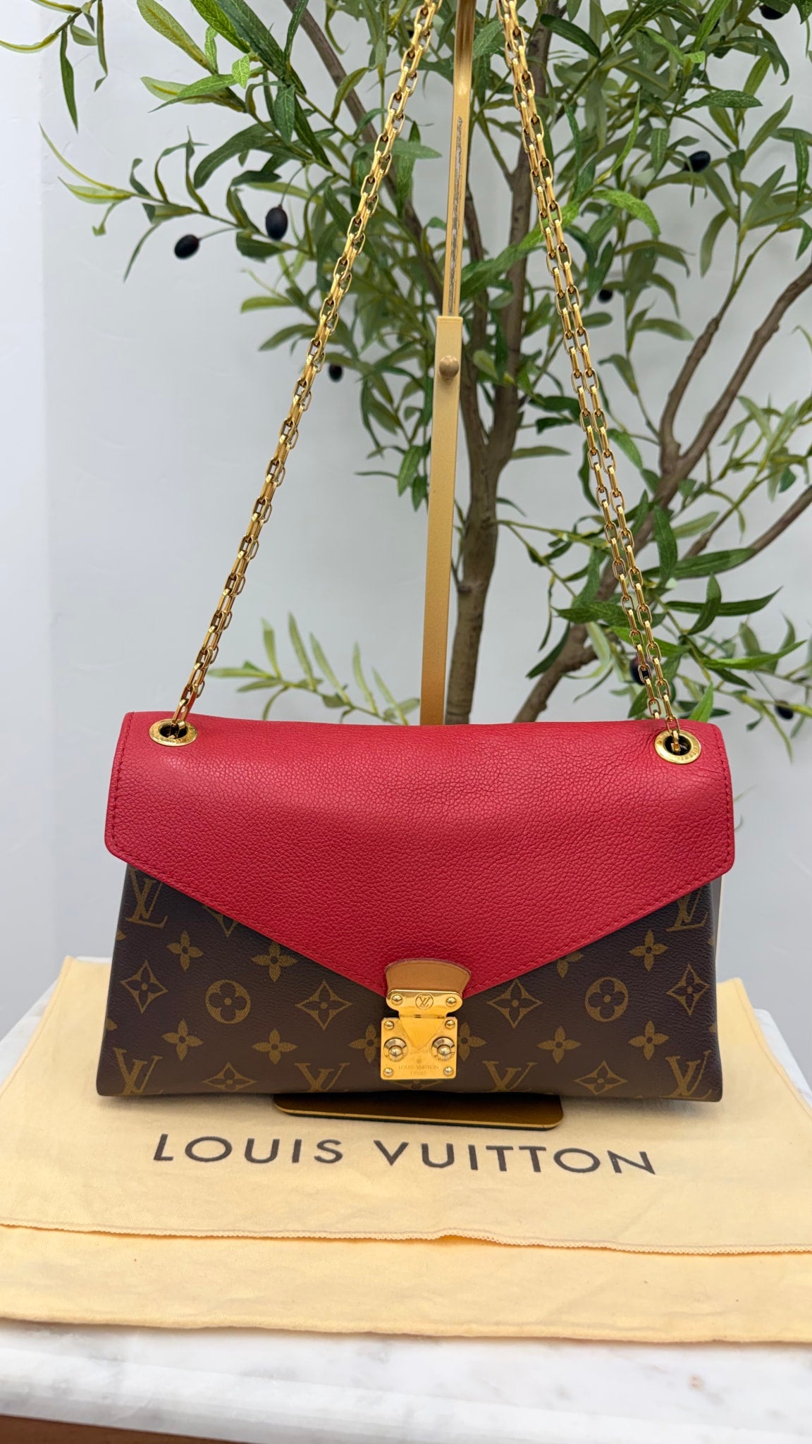 Louis Vuitton Monogram Pallas Chain Bag 