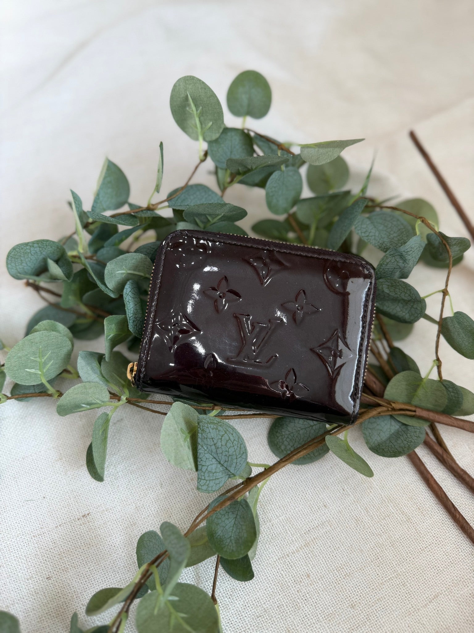 Louis Vuitton Amarante Vernis Compact Zippy Wallet