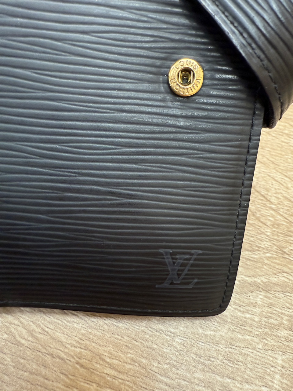 Louis Vuitton Black Epi Passport Agenda PM