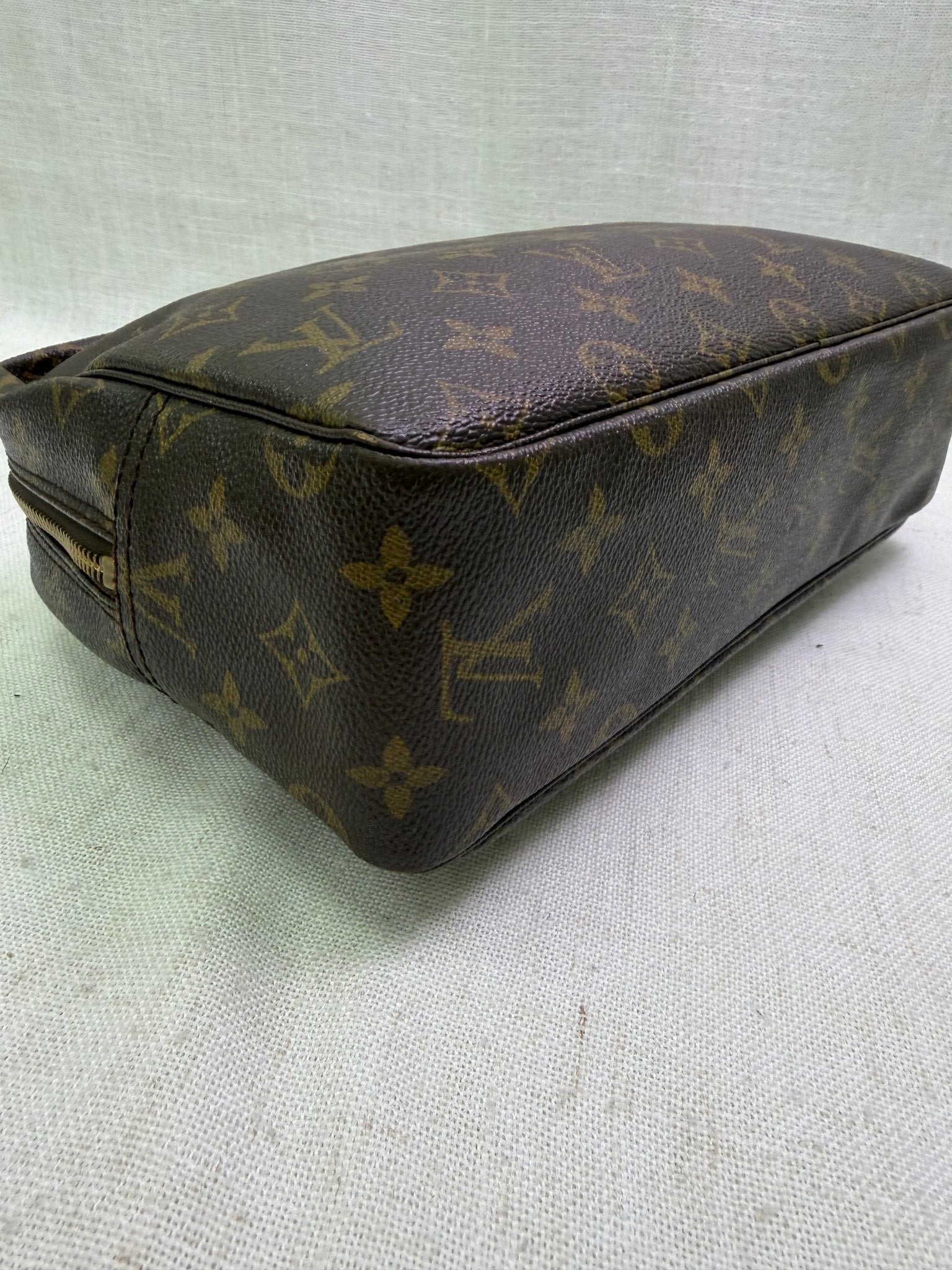 Louis Vuitton Monogram Toiletry Trousse 28 Pouch
