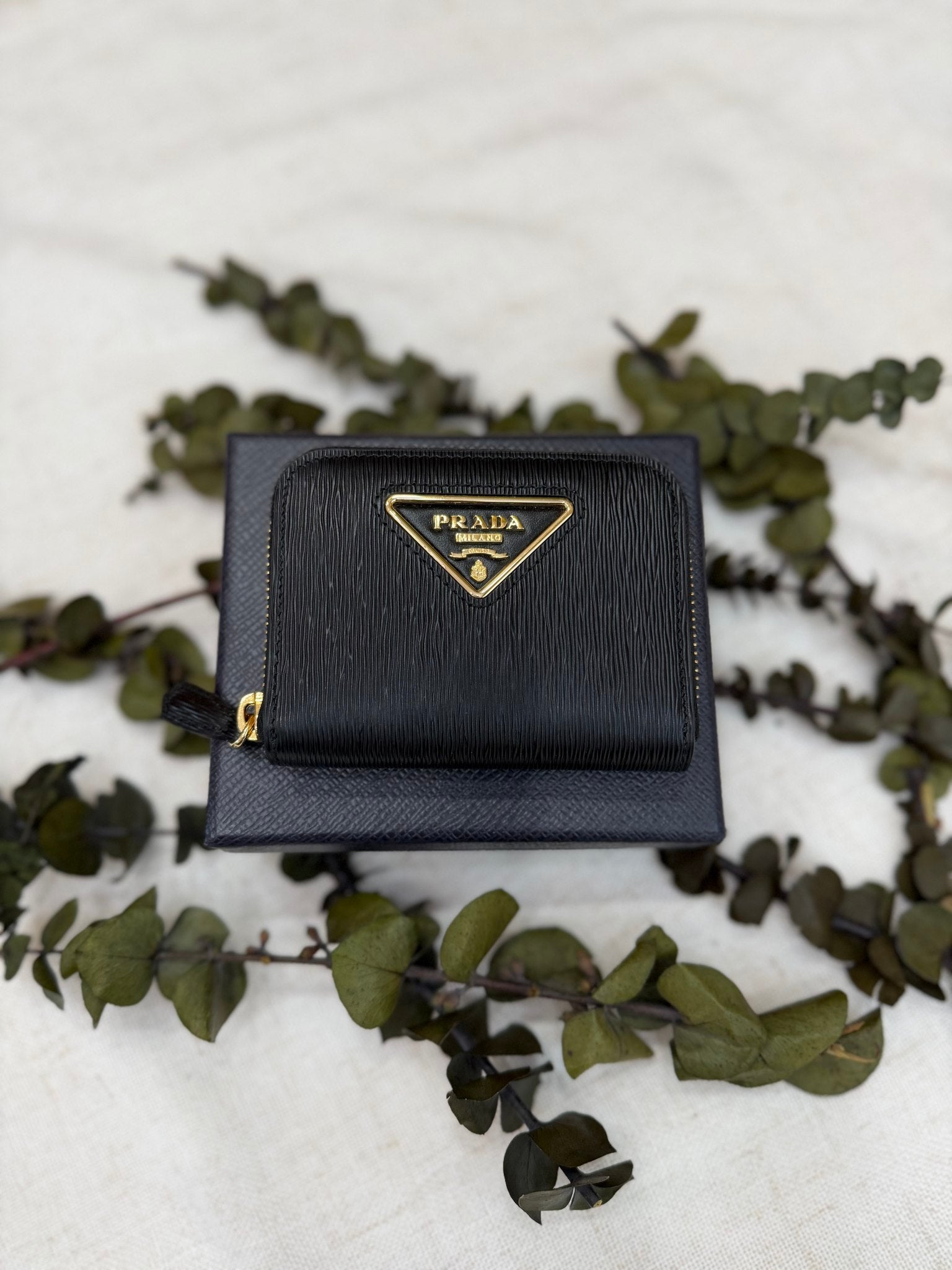 BRAND NEW-Prada Black Leather Vitello Zip Around Coin Case