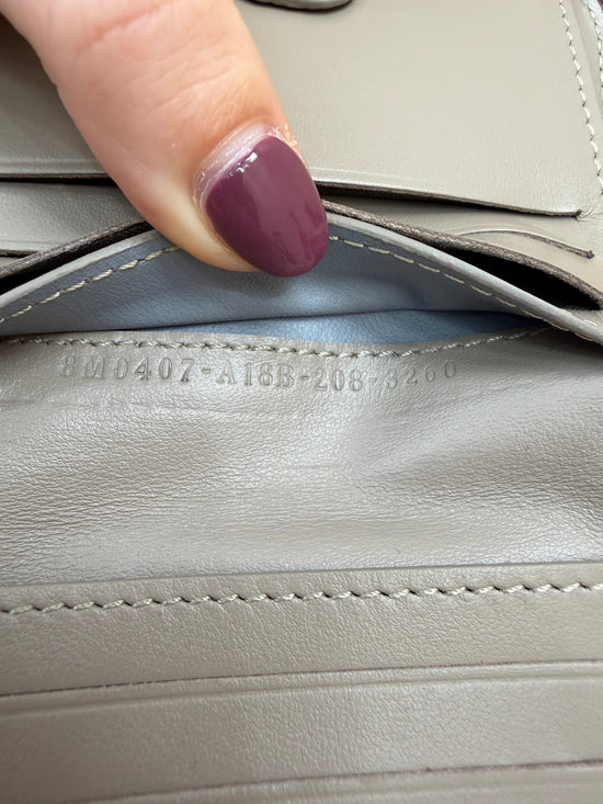 https://res.cloudinary.com/dyql5hig8/image/upload/v1758745039/sd6xc75bgmu6y1codaqx.jpg