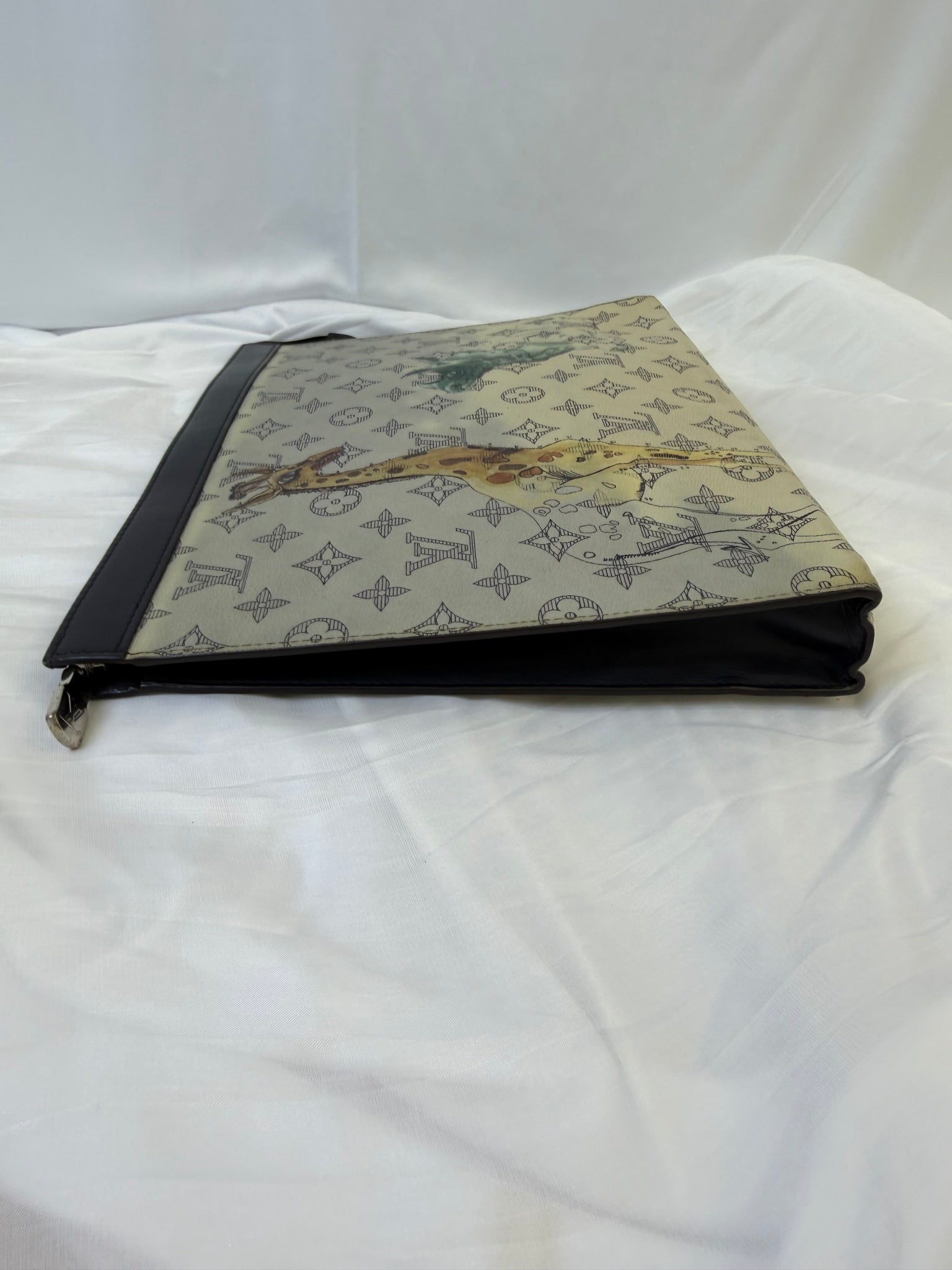 Louis Vuitton White Monogram Chapman Pochette Voyage GM