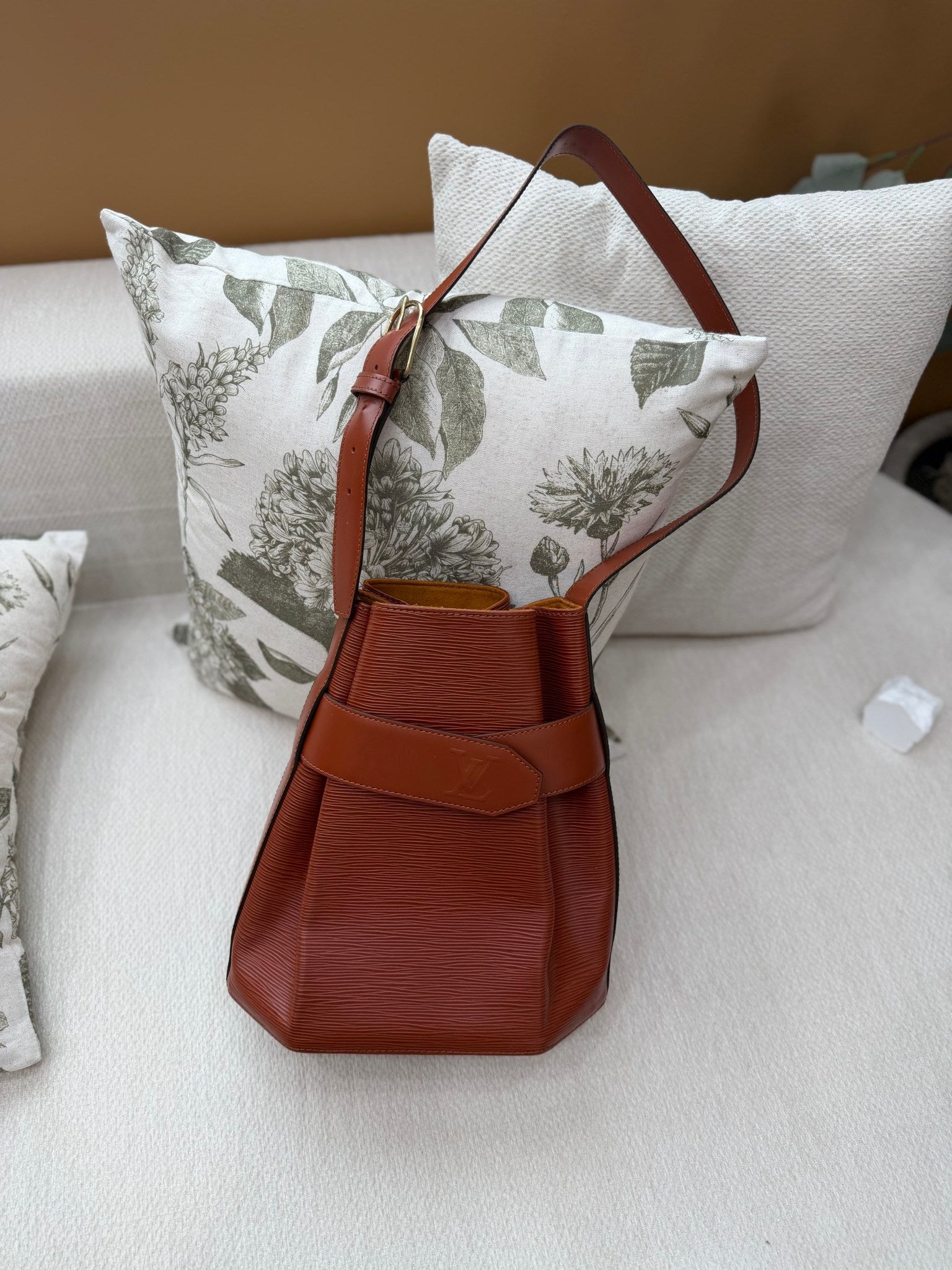 Louis Vuitton Brown Epi Leather Sac d'Epaule GM Bag