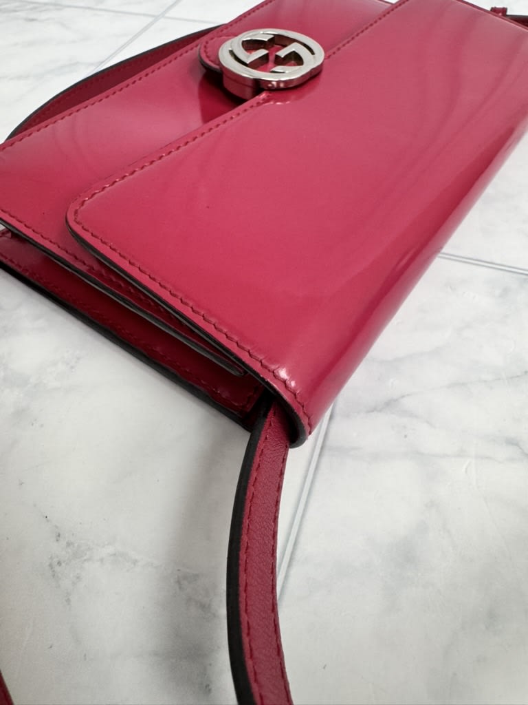 Gucci Fuchsia Patent Leather Interlocking G Dollar Wallet On A Strap