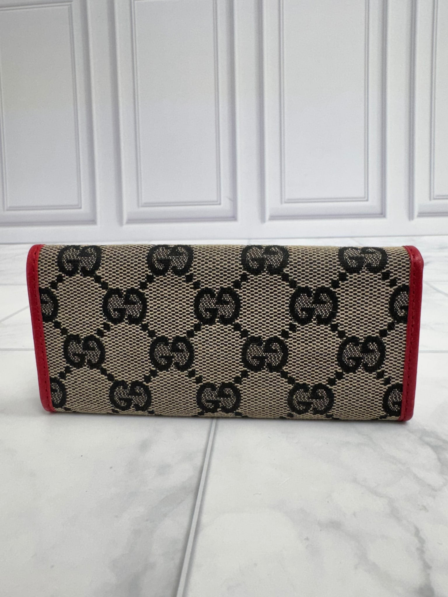 Gucci GG Supreme Coated Canvas And Red 6 Key Case