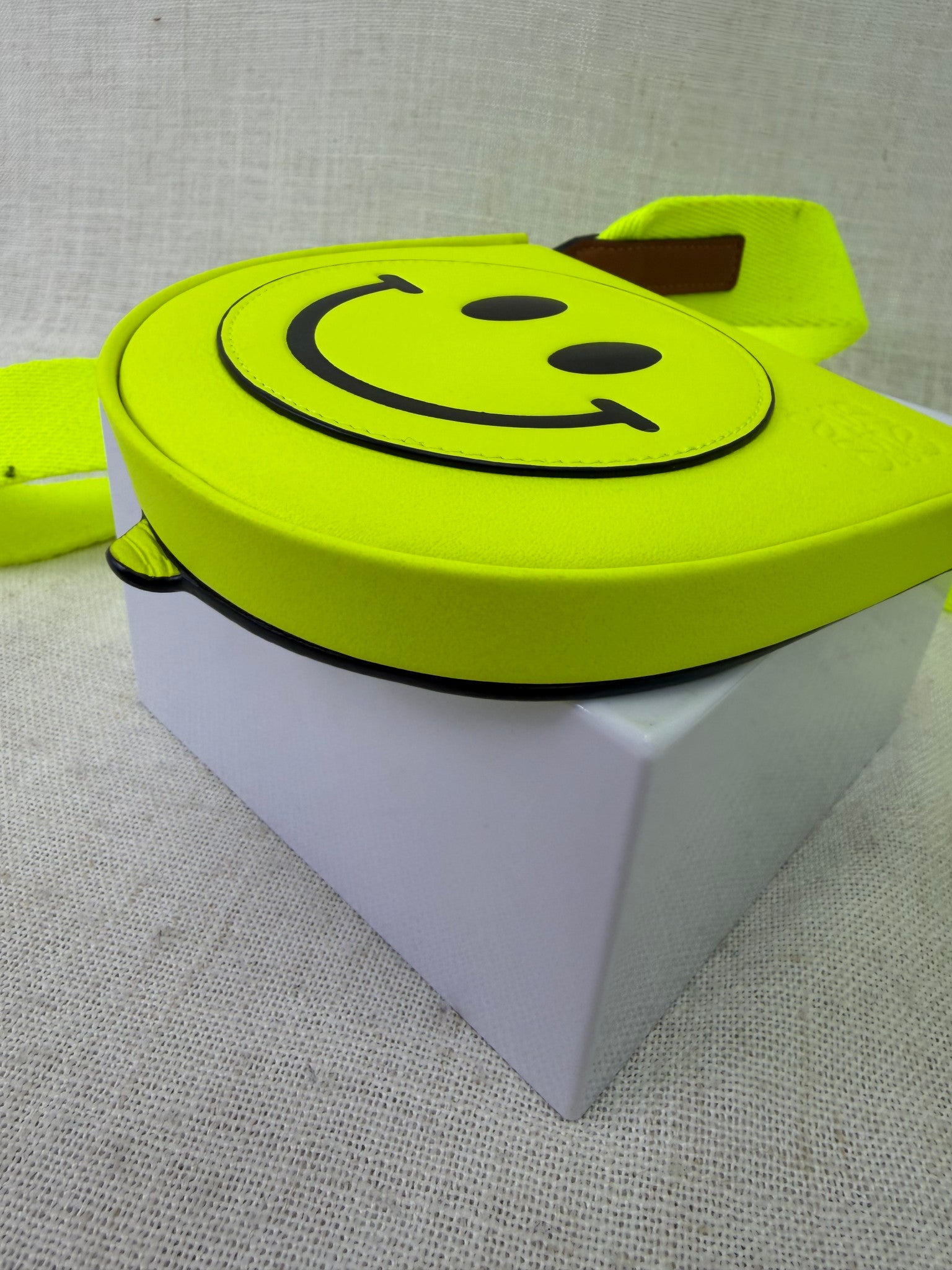 LIKE NEW- Loewe Neon Green 2020 SMiley Heel Wallet Crossbody