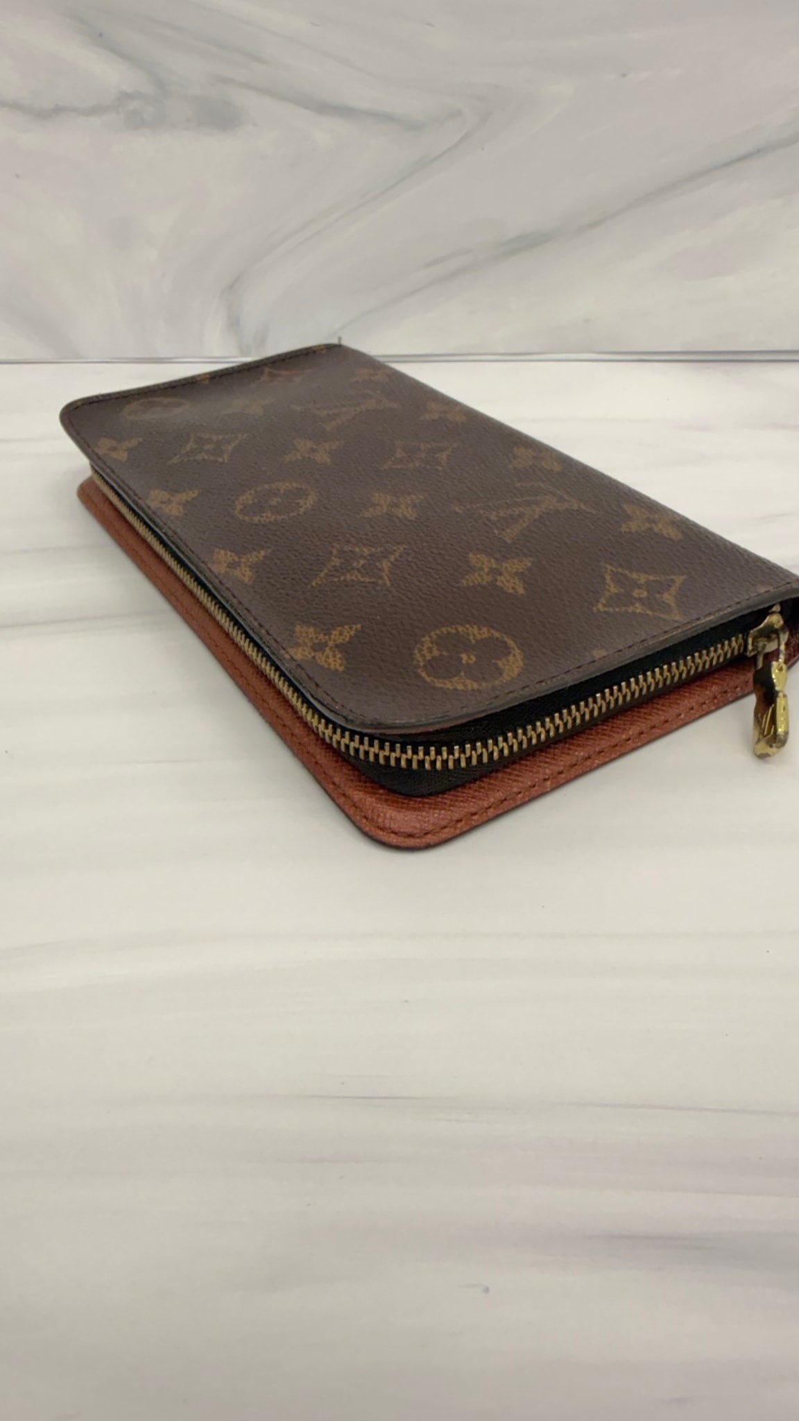 Louis Vuitton Monogram Zippy Wallet 