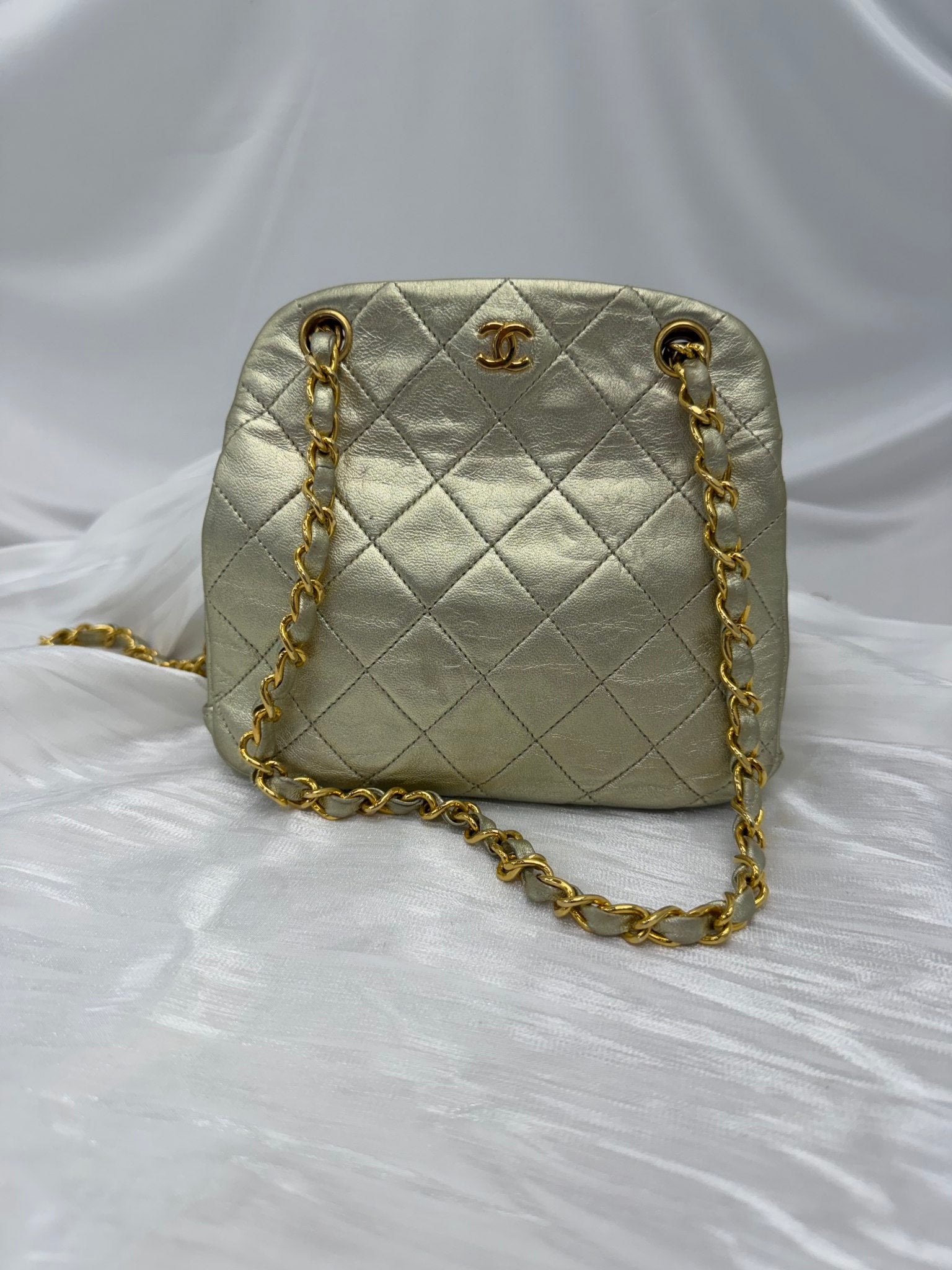 Chanel Vintage Gold Quilted Leather Kiss Lock Shoulder Bag