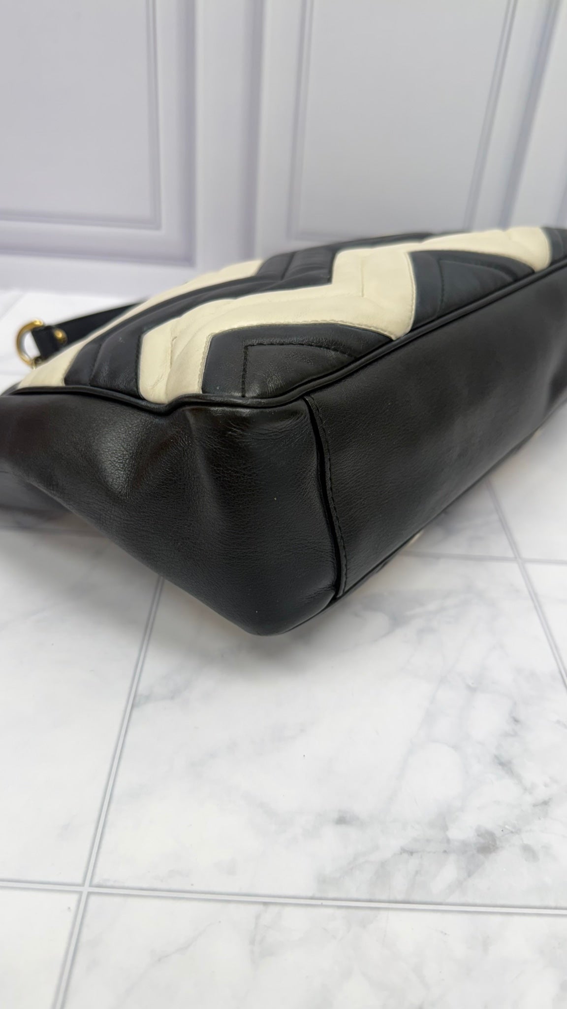 Gucci Black & White Chevron Leather Marmont Chain Shoulder Bag