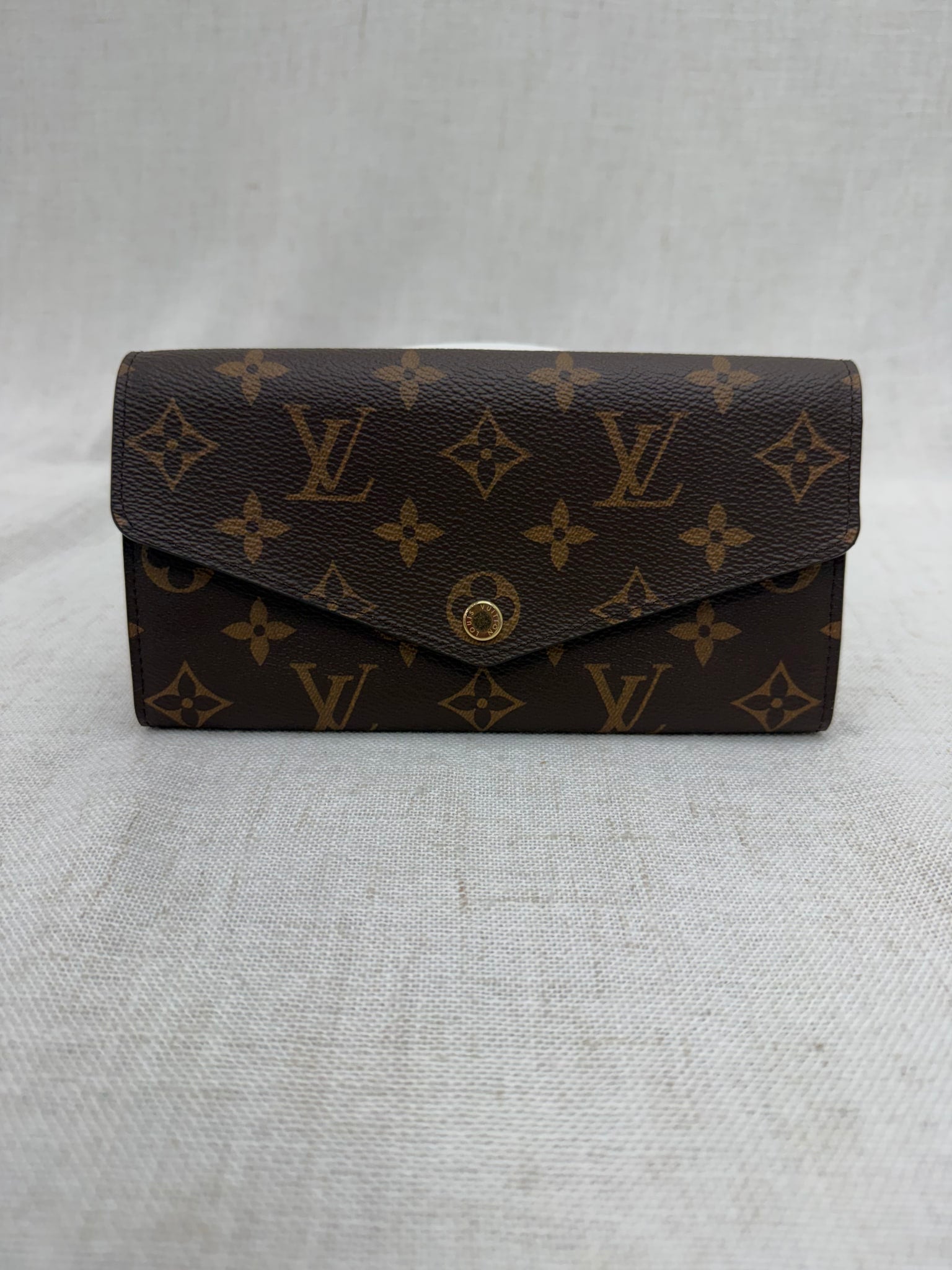 BRAND NEW- Louis Vuitton Monogram & Fuchsia Sarah Wallet