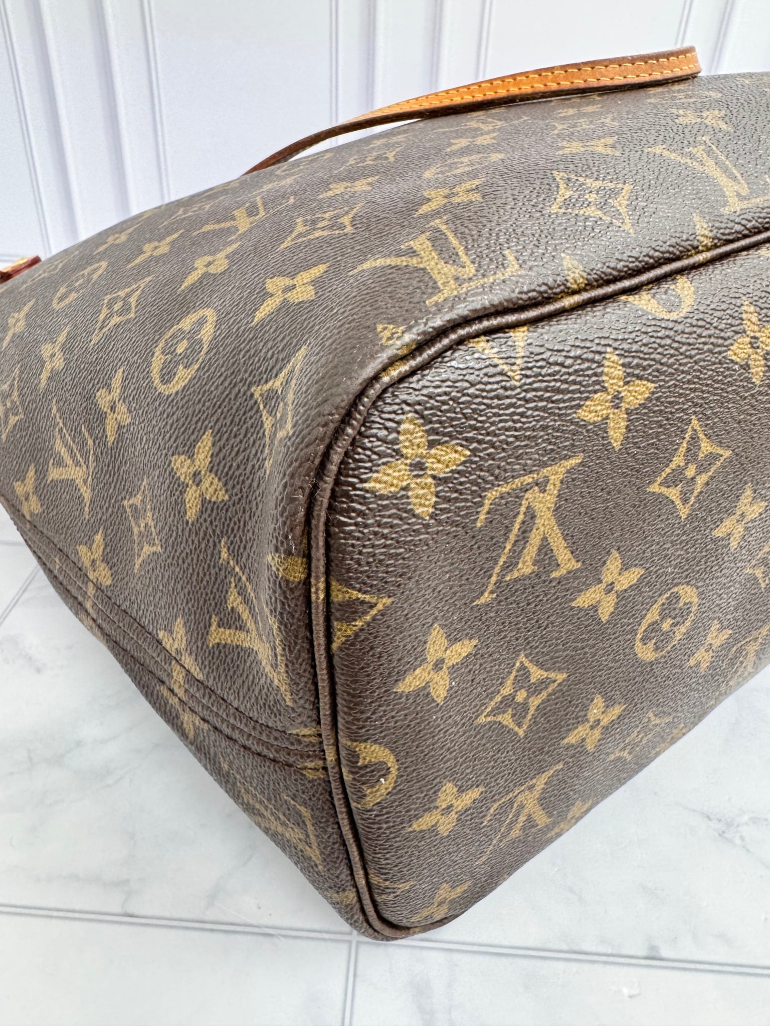 Louis Vuitton Monogram Neverfull MM Tote Bag