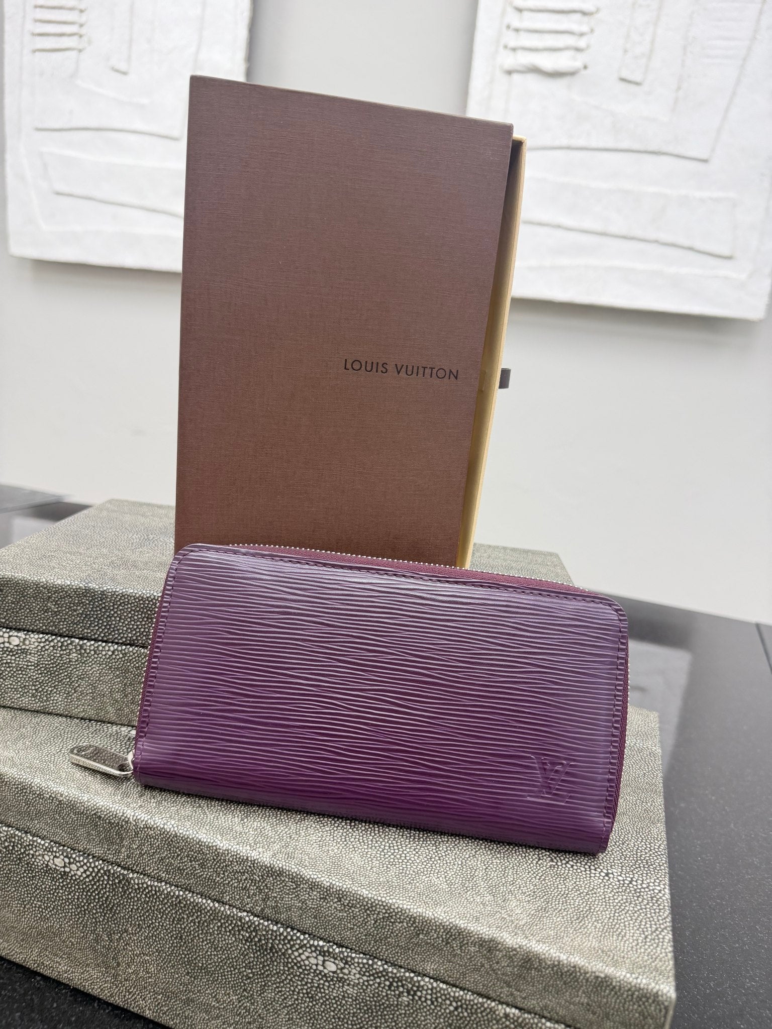 LIKE NEW - Louis Vuitton Purple Epi Leather Zippy Wallet 