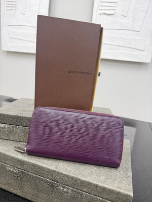 LIKE NEW - Louis Vuitton Purple Epi Leather Zippy Wallet