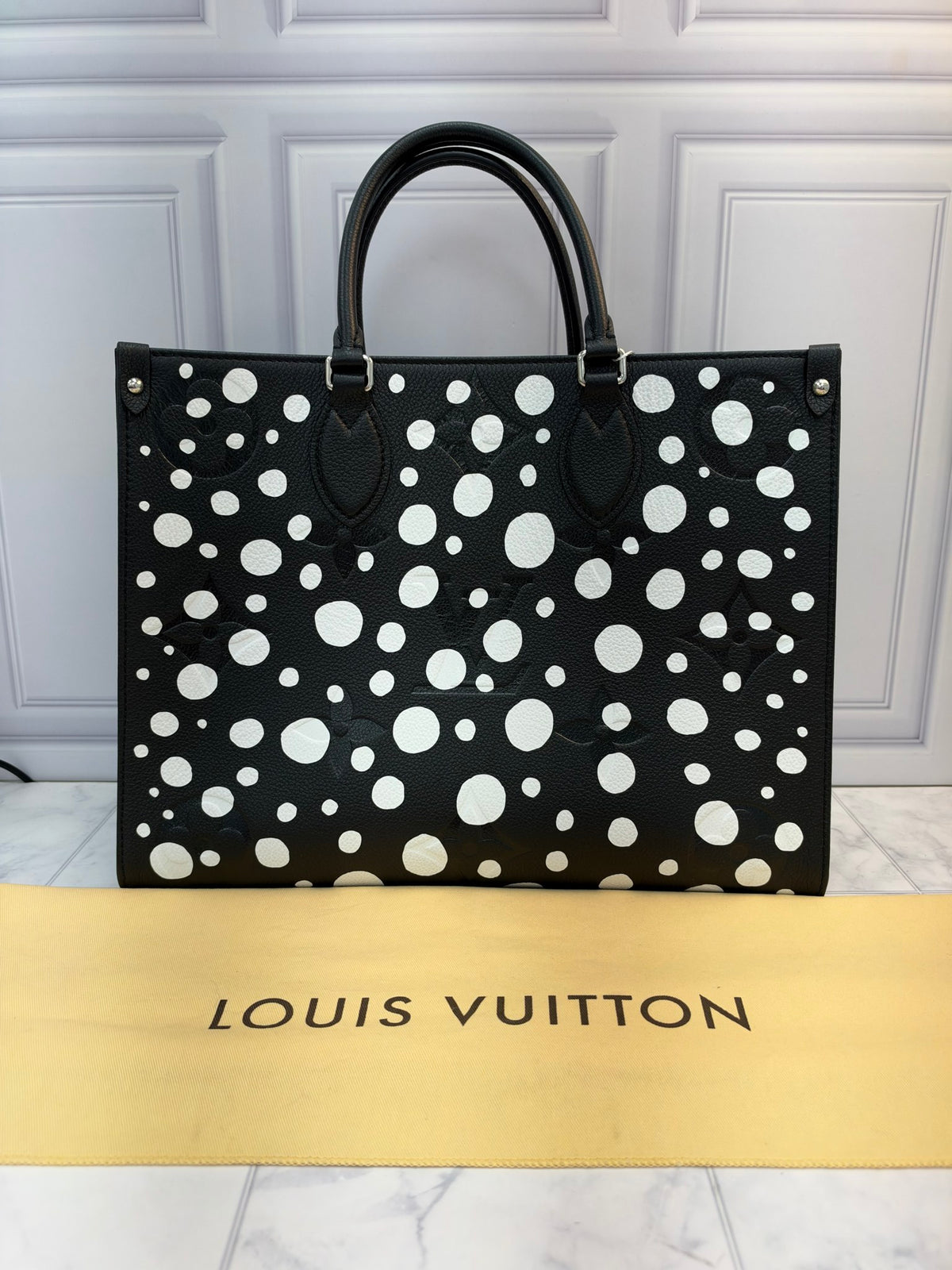 LIKE NEW - Louis Vuitton Black And White Leather Infiniti Dots Kusama On The Go MM