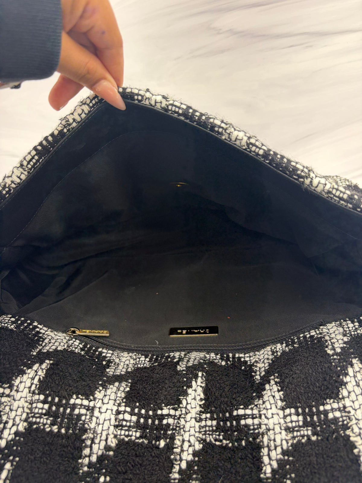 Chanel Black & White Tweed 19 Maxi Houndstooth 2Way Bag