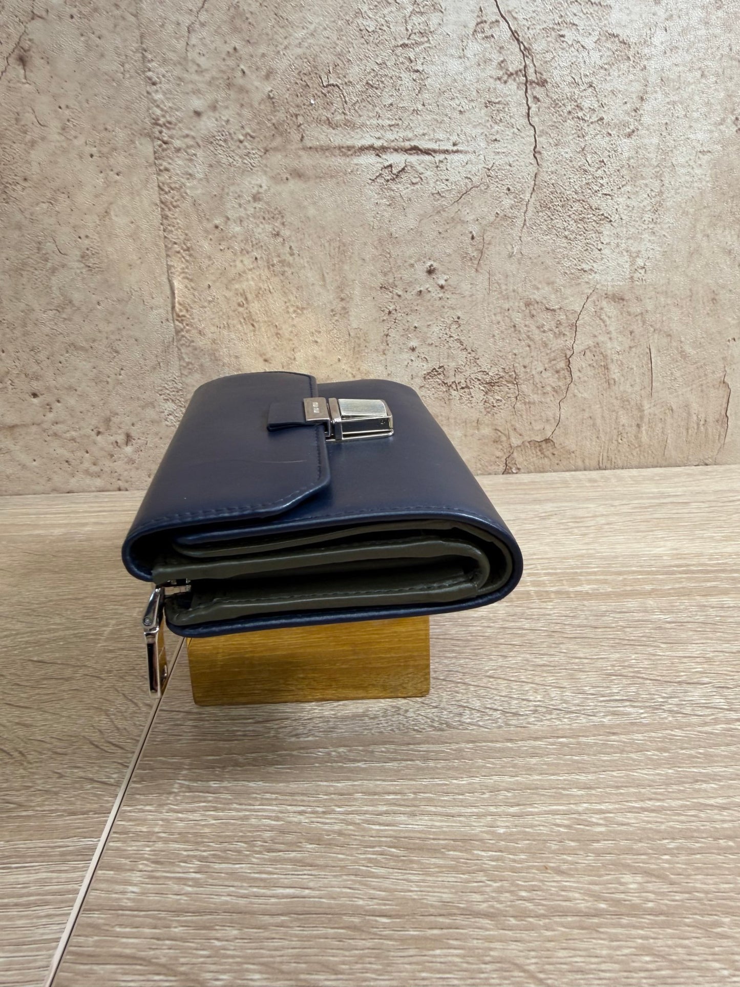 https://res.cloudinary.com/dyql5hig8/image/upload/v1758663303/t288iskdd1iclldcasag.jpg