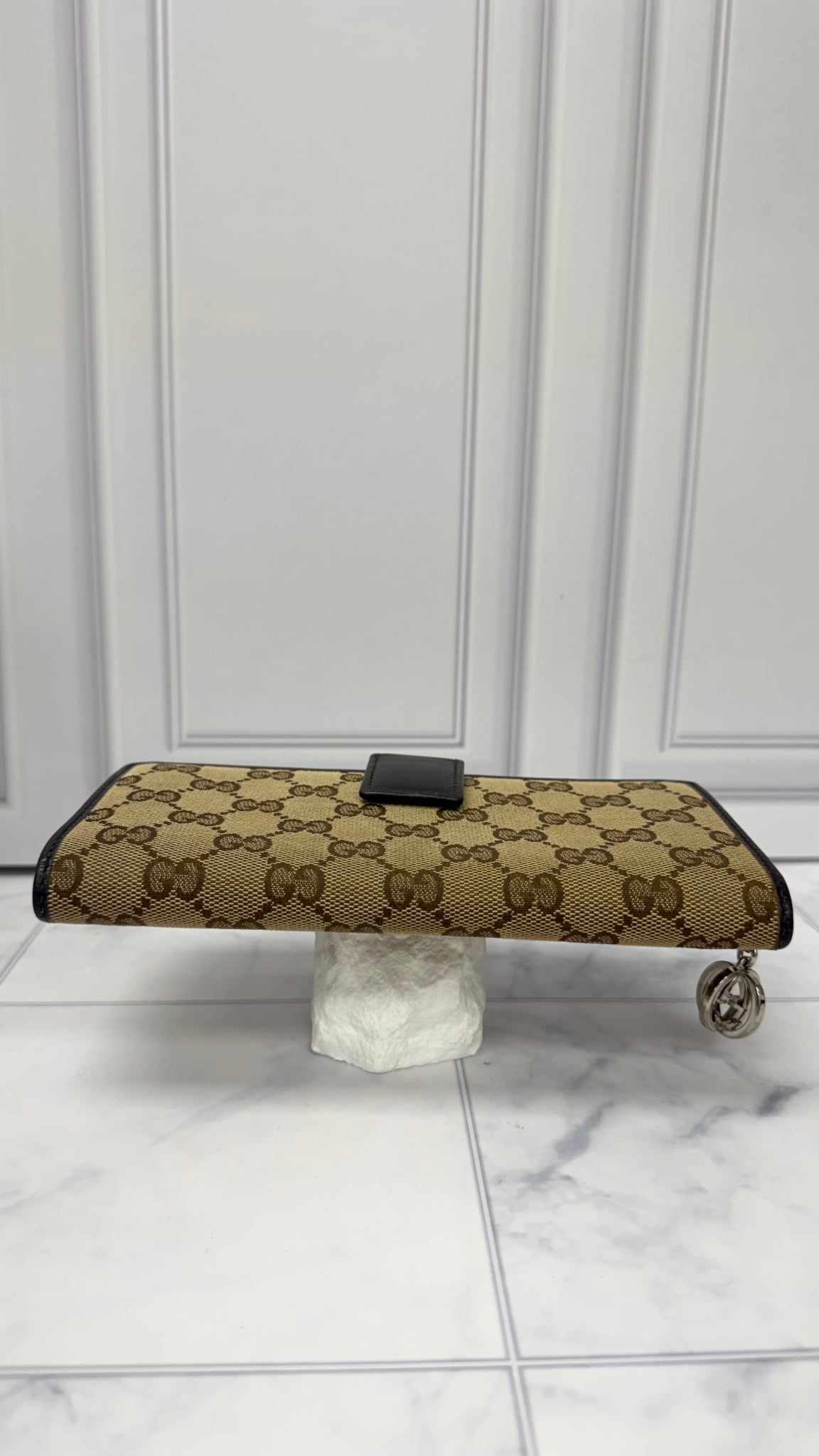 Gucci GG Supreme Canvas Zippy Wallet