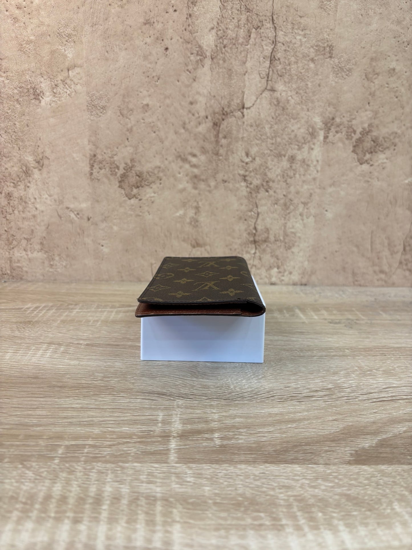 https://res.cloudinary.com/dyql5hig8/image/upload/v1759416283/tbnmdul0atyddctjb9p6.jpg