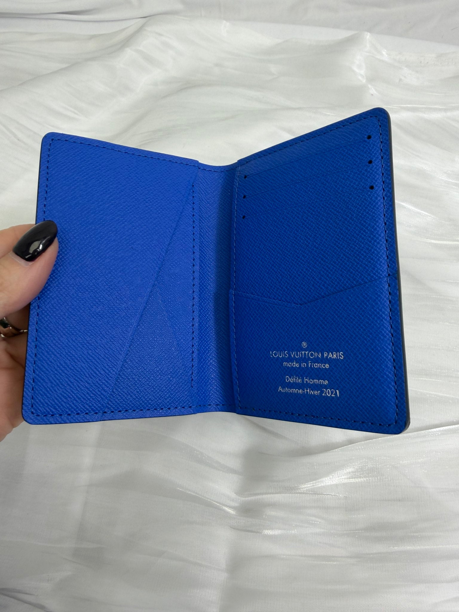 BRAND NEW Louis Vuitton Limited Edition Navy Pocket Organizer 