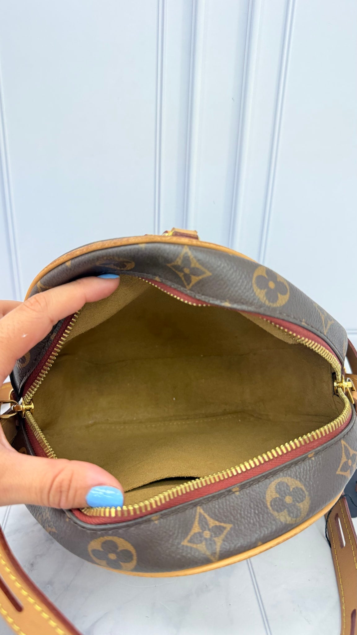 Louis Vuitton Monogram Boite Chapeau Souple MM Crossbody Bag 