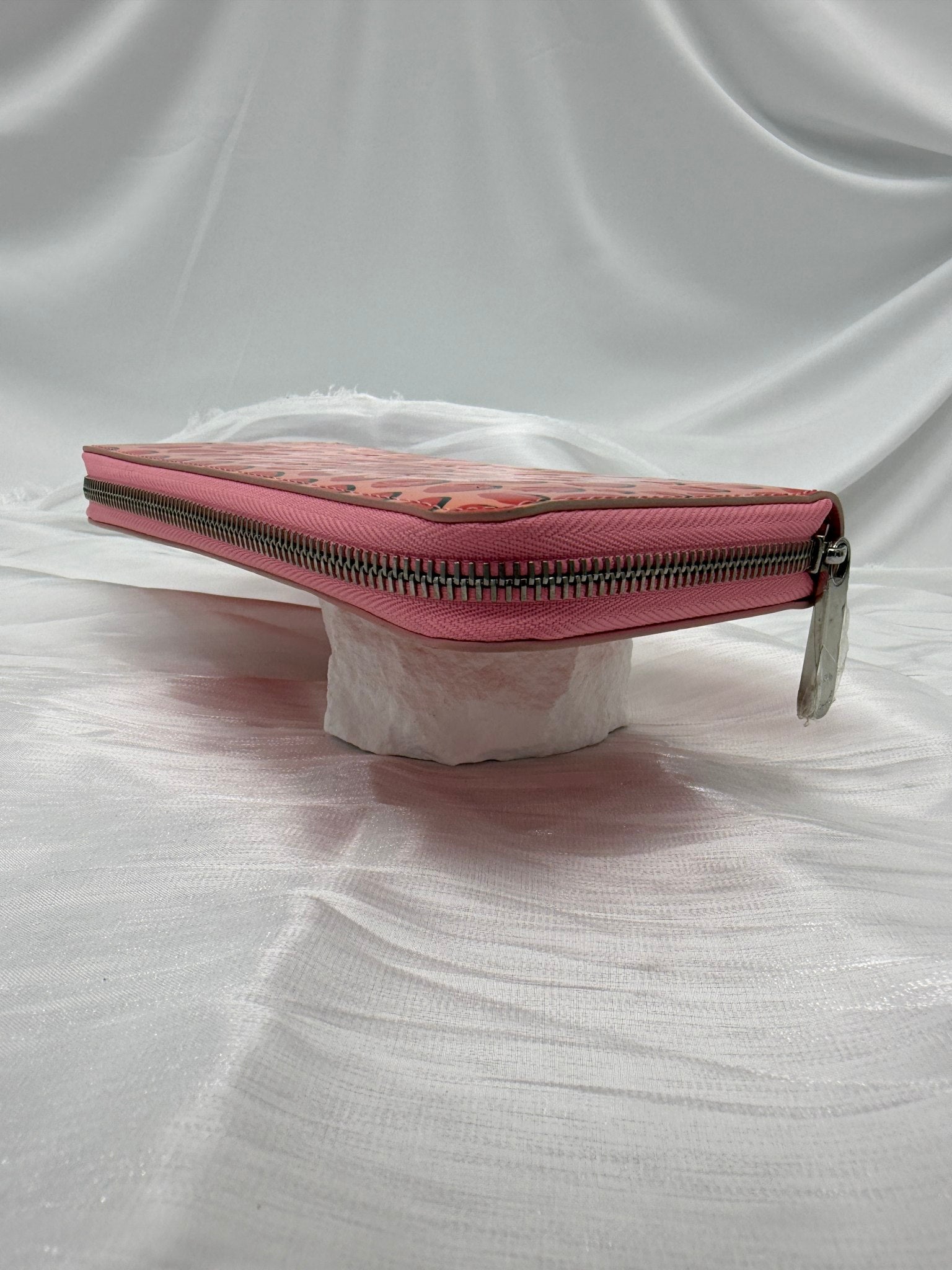 Louis Vuitton Pink Sugar Dots Vernis Limited Edition Zippy Wallet 