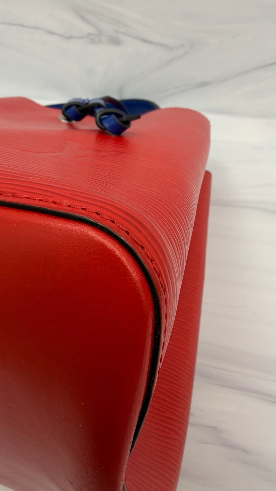 LIKE NEW - Louis Vuitton Red & Blue Epi Leather NeoNoe MM