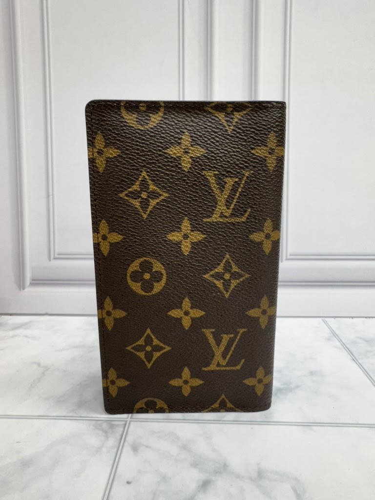 LIKE NEW - Louis Vuitton Monogram Long Wallet