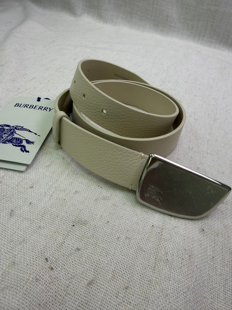 BRAND NEW- Burberry Ivory Pebbled Leather Belt Size 85/34