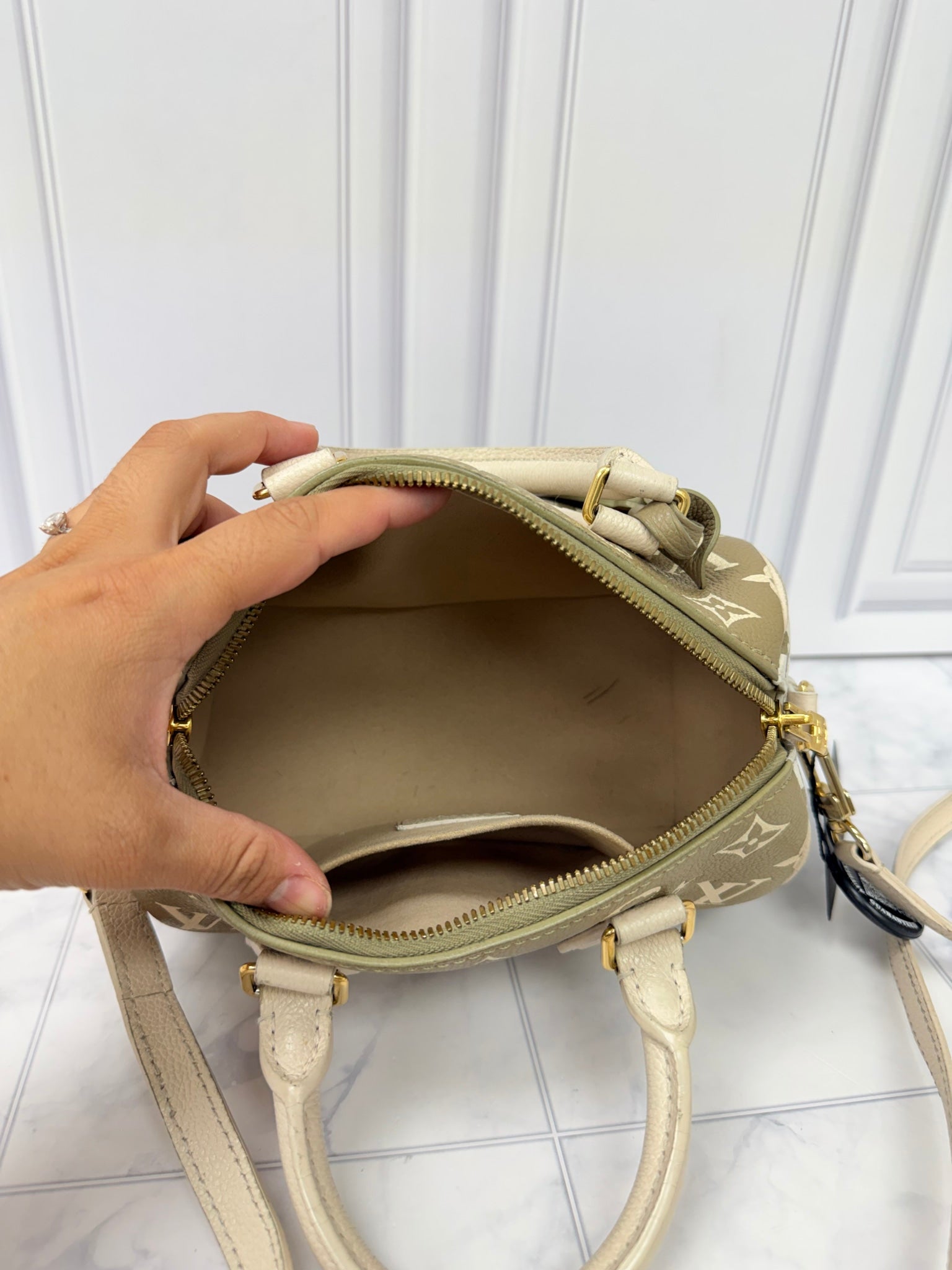 Louis Vuitton Green And Cream Empreinte Leather Speedy Bandouliere 20 
