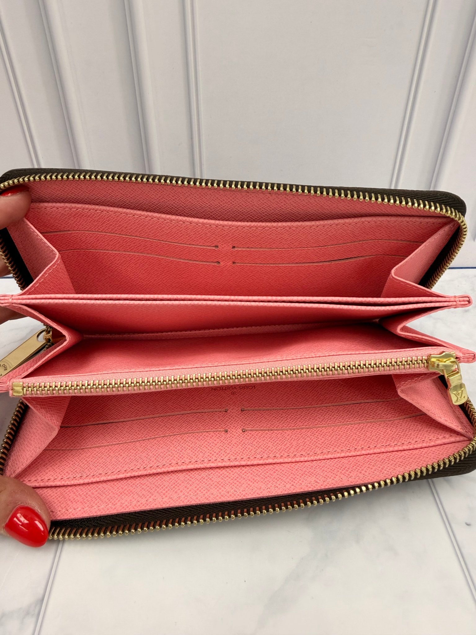 Louis Vuitton Monogram Illustre Zippy Wallet 