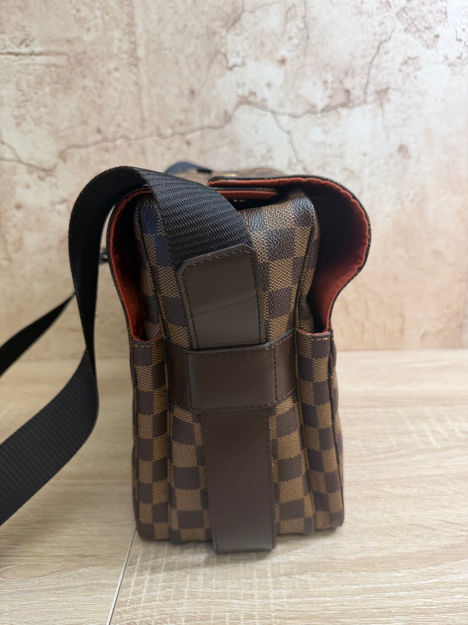 LIKE NEW Louis Vuitton Damier Ebene Naviglio Messenger Bag