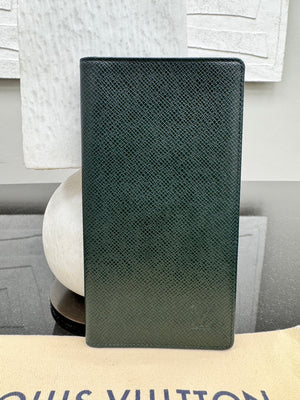 Louis Vuitton Dark Green Taiga Leather Porte Valeurs Cartes Credit Long Wallet