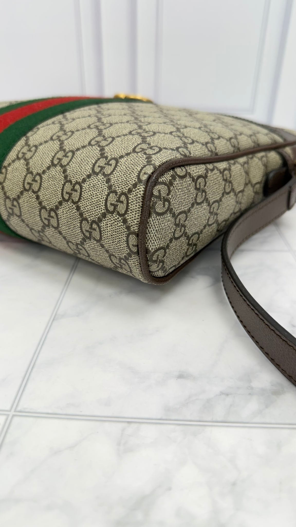 Gucci Brown GG Supreme Canvas Medium Ophidia Messenger Bag