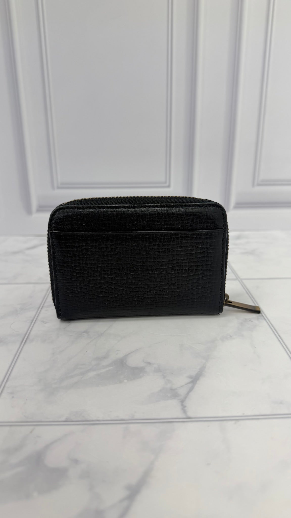 LIKE NEW - Burberry Black Grained Leather Zippy Compact Wallet 