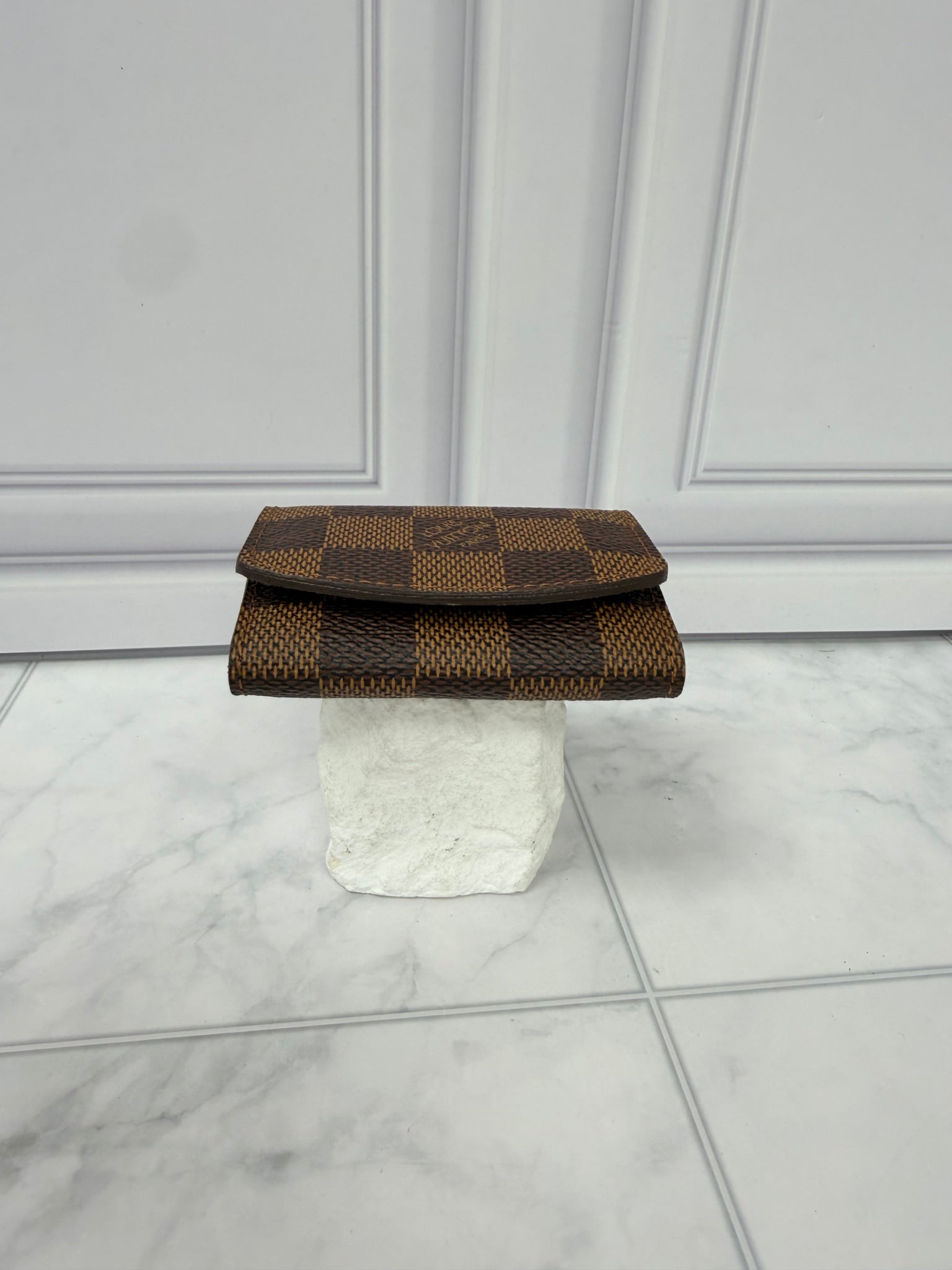 LIKE NEW - Louis Vuitton Damier Ebene Bouton De Manchette Cufflinks And Case 