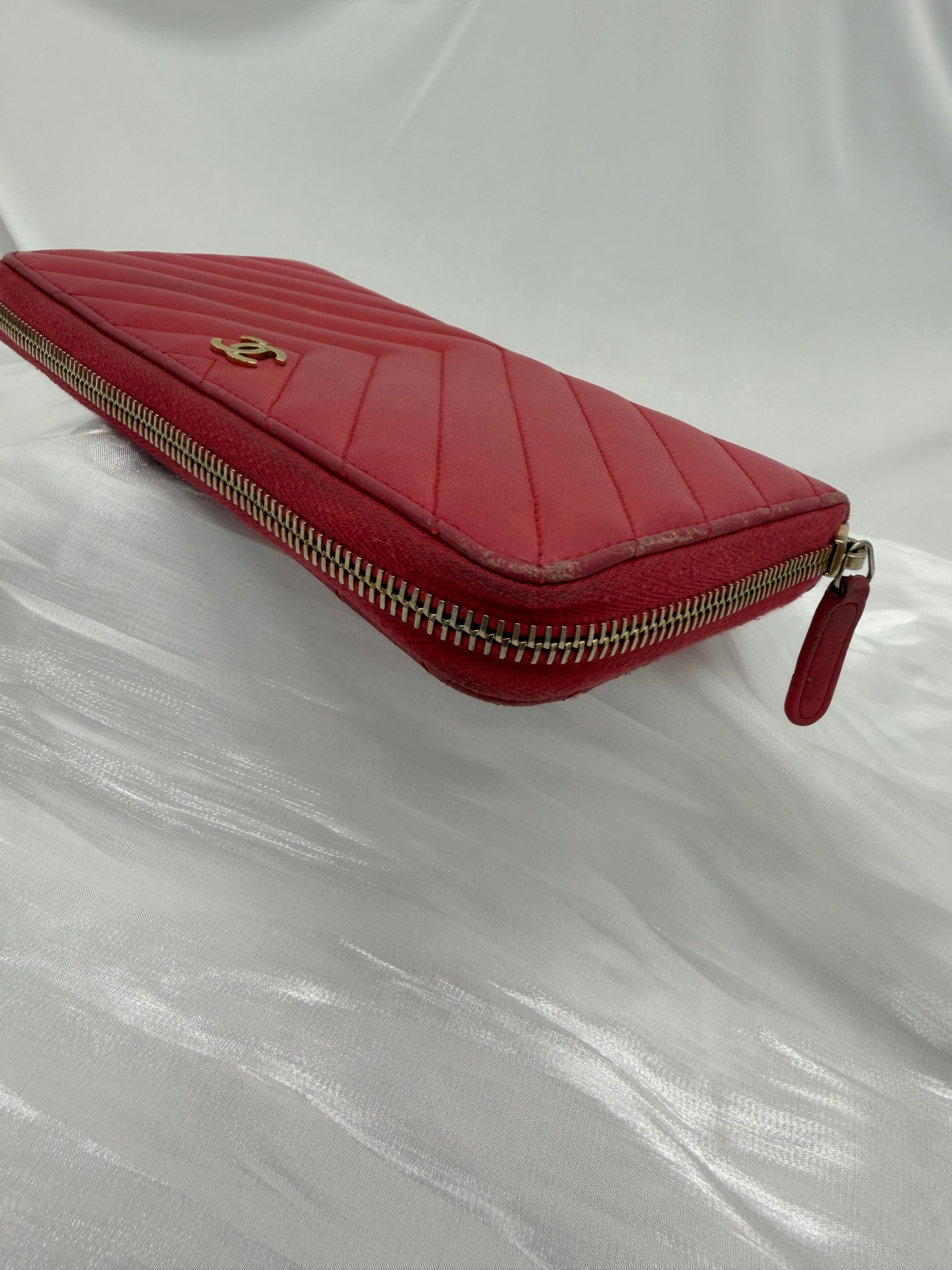 Chanel Pink Chevron Leather Zippy Wallet 