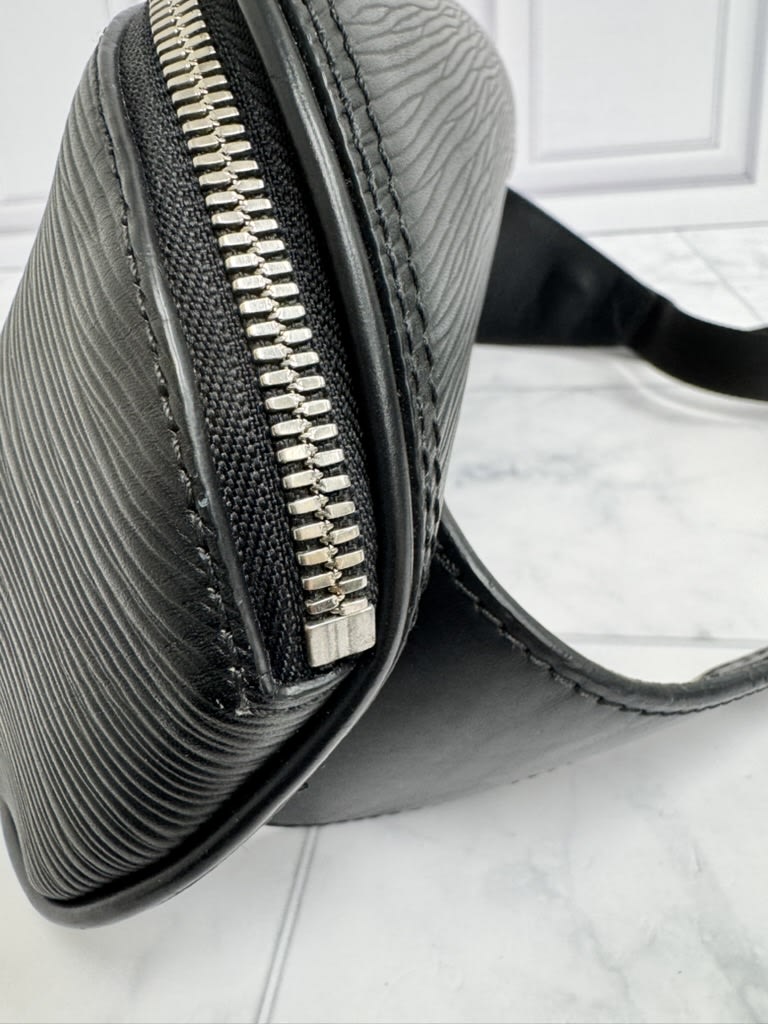 Louis Vuitton Black Epi LV Circle Bum Bag 