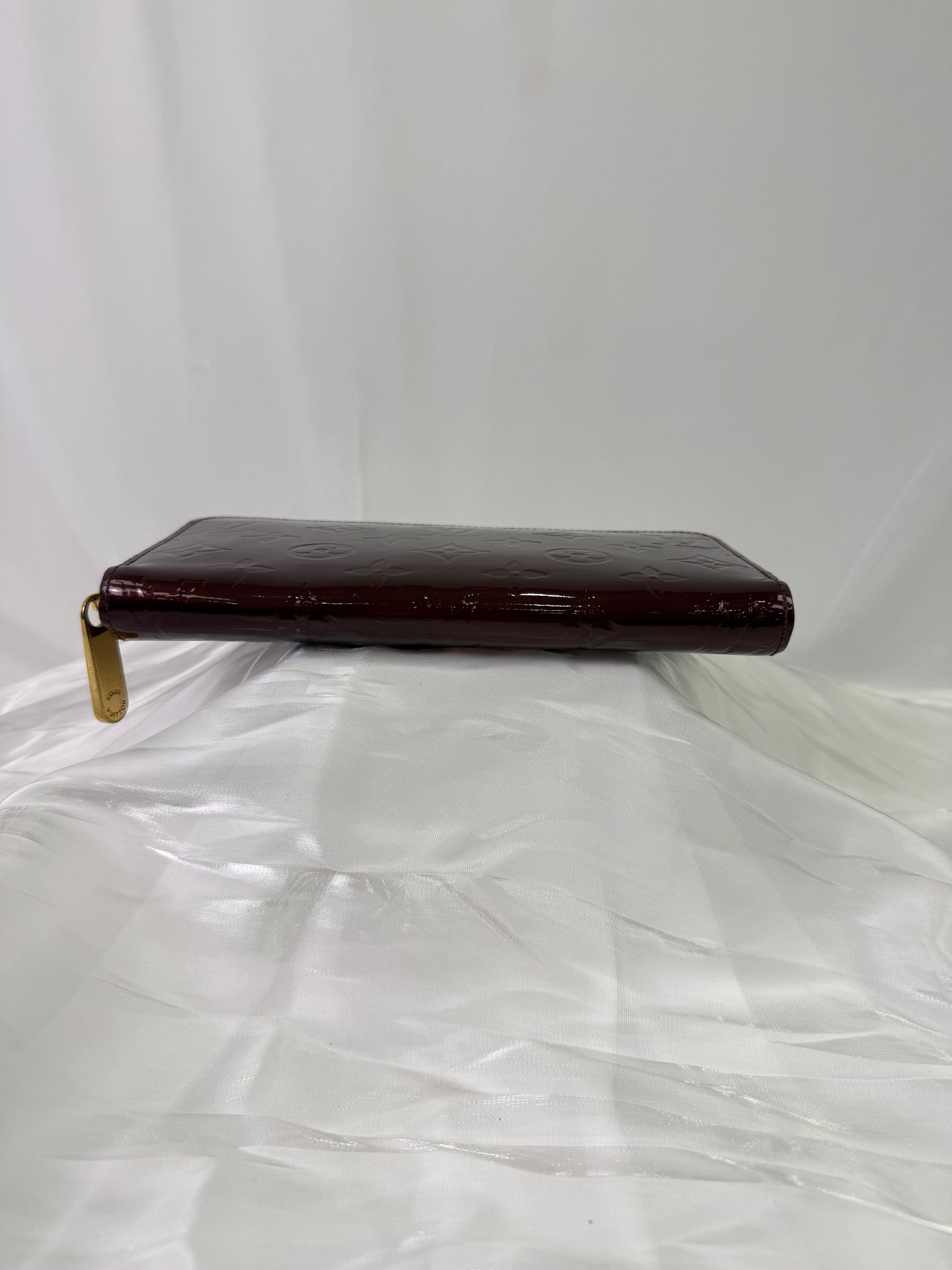 Louis Vuitton Plum Vernis Leather Zippy Wallet