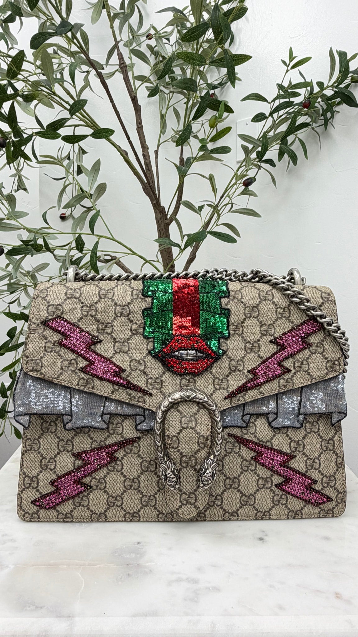 LIKE NEW - Gucci GG Supreme Embroidered Dionysus Handbag 